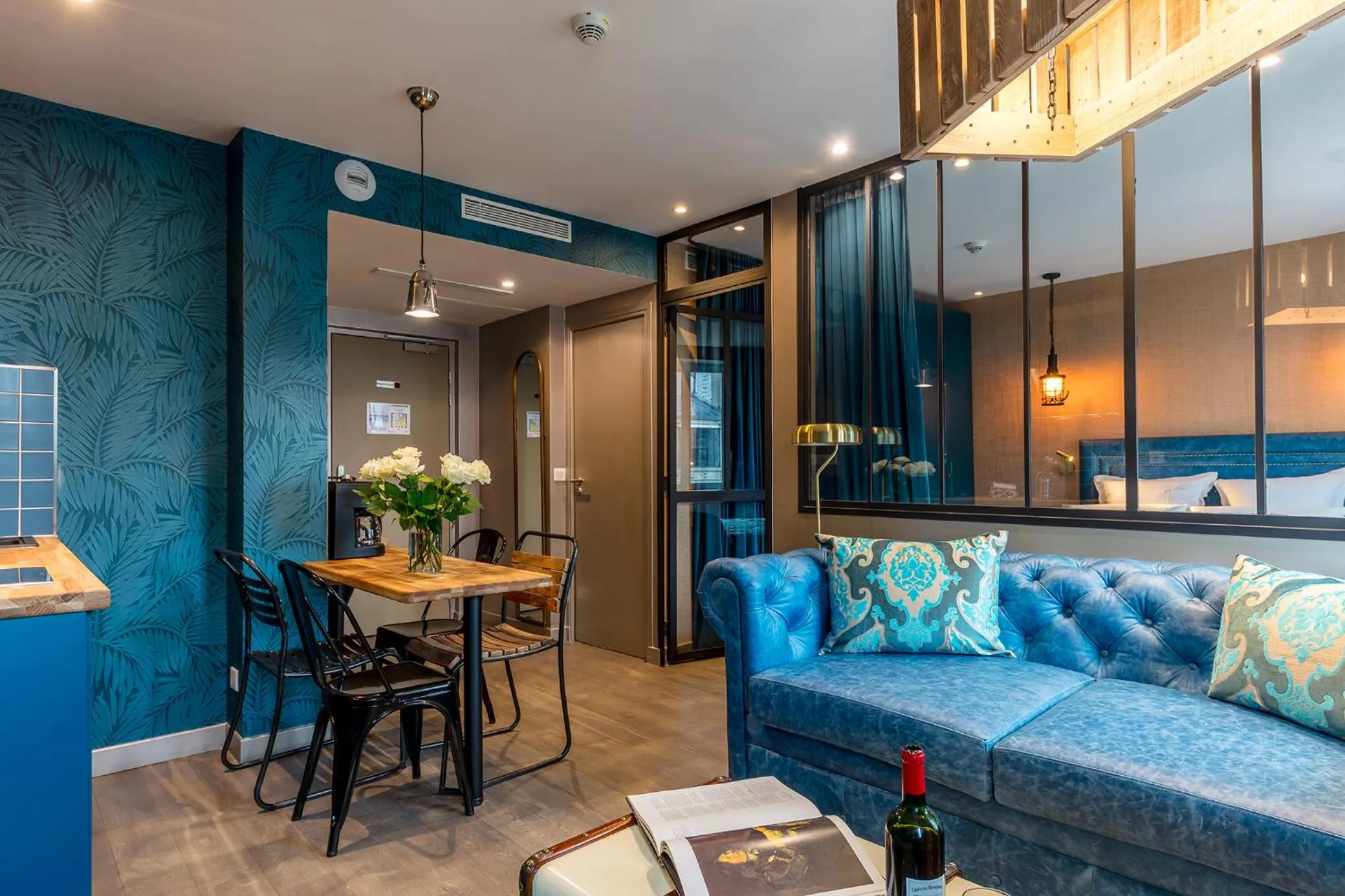 Living room in BE YOU LUXURY APART'HÔTEL Paris