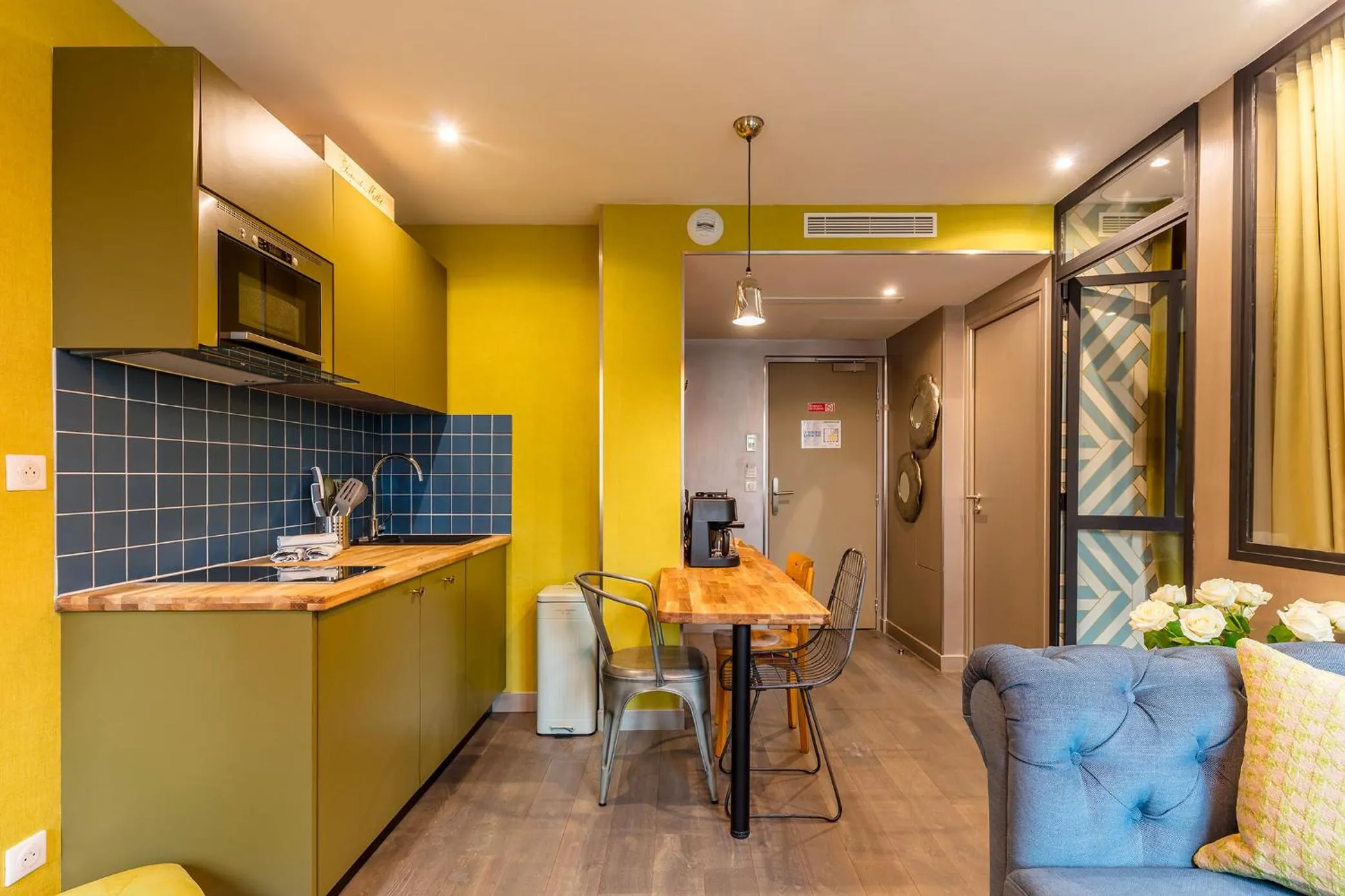 Kitchen or kitchenette in BE YOU LUXURY APART'HÔTEL Paris