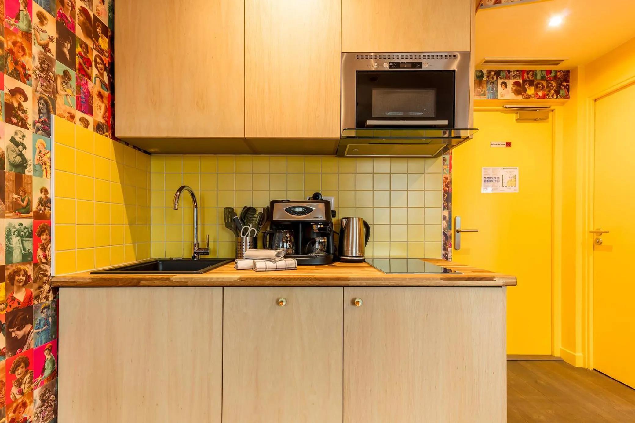 Kitchen or kitchenette in BE YOU LUXURY APART'HÔTEL Paris