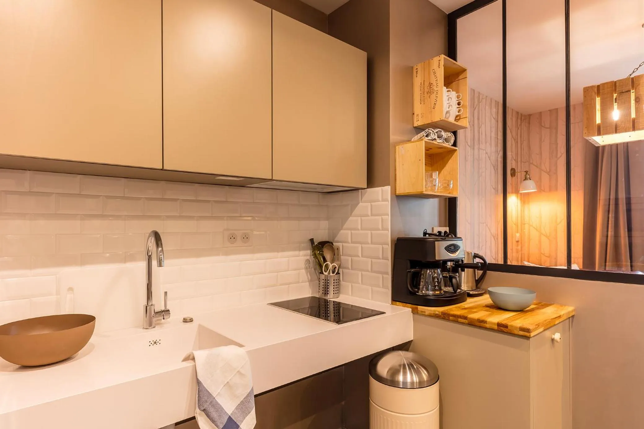Kitchen or kitchenette in BE YOU LUXURY APART'HÔTEL Paris