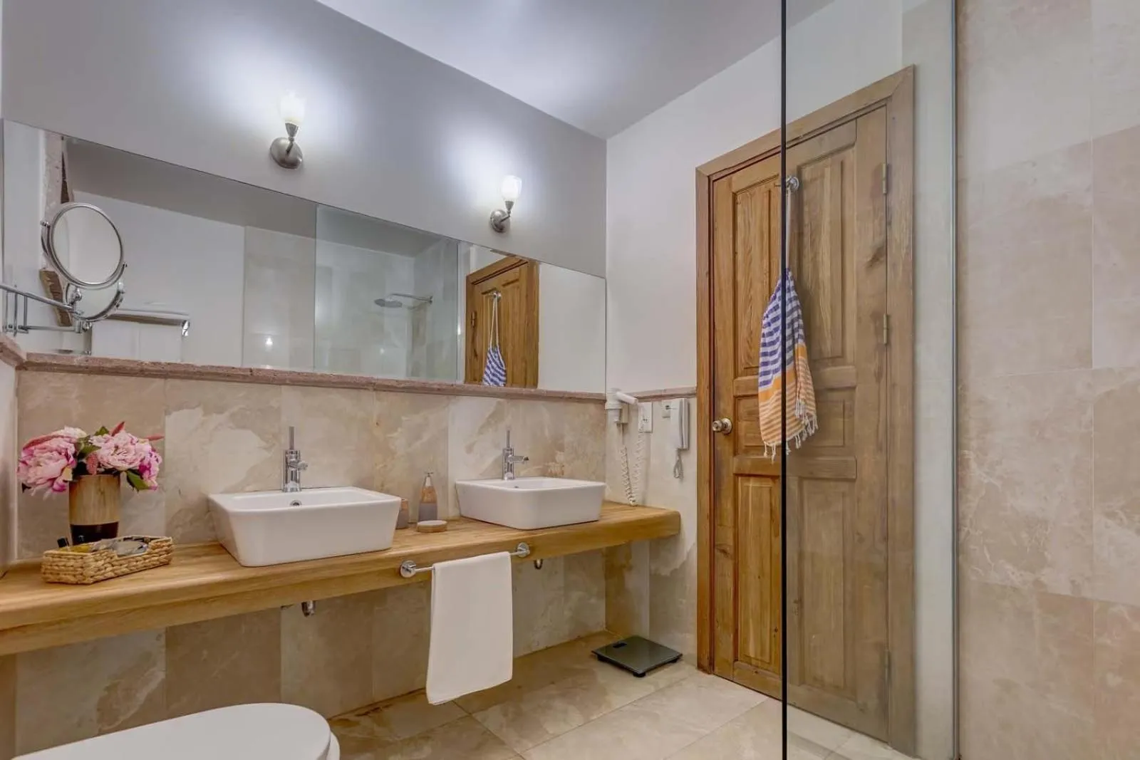 Shower in Oyster Residences - Adult Only