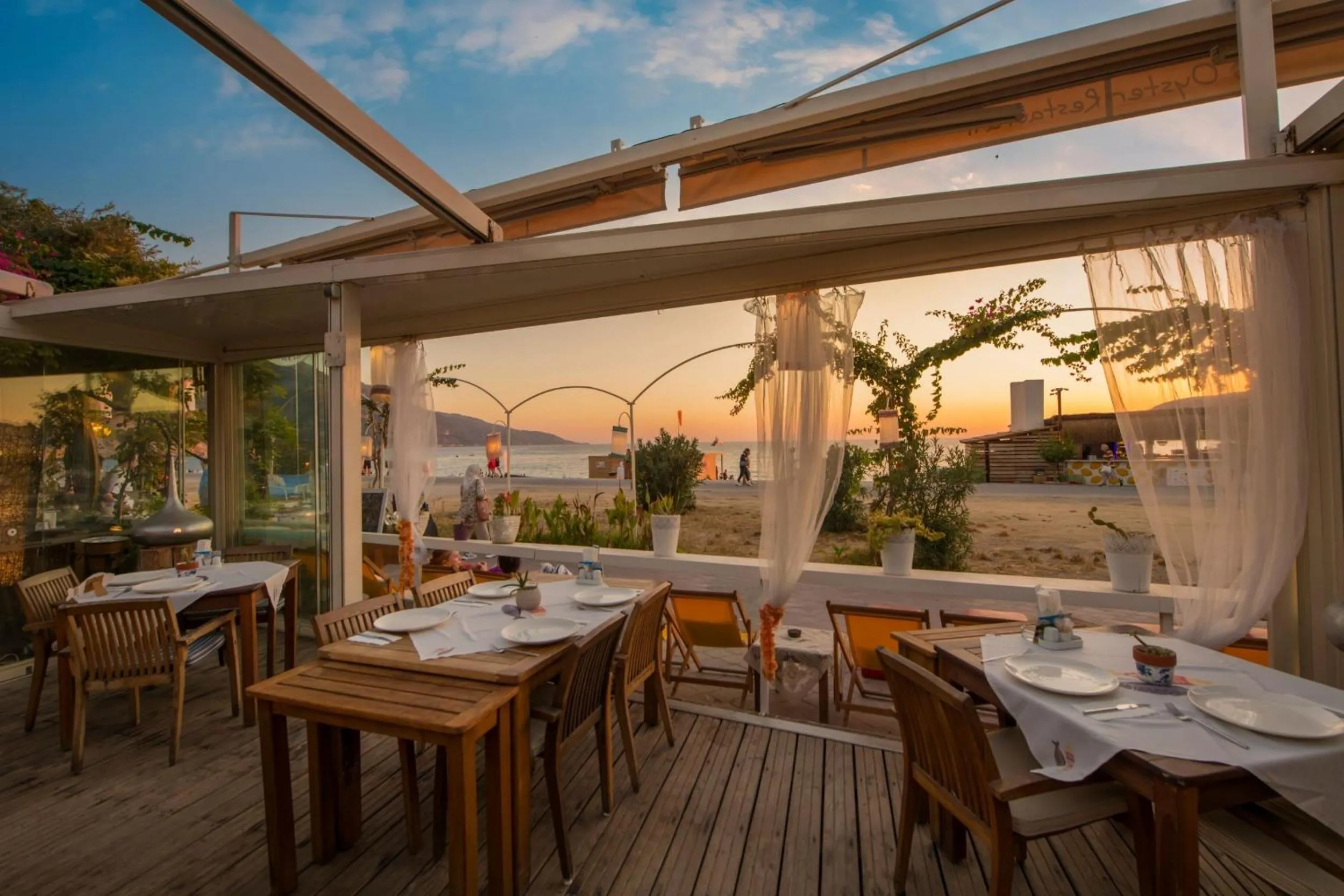 Restaurant/places to eat in Oyster Residences - Adult Only