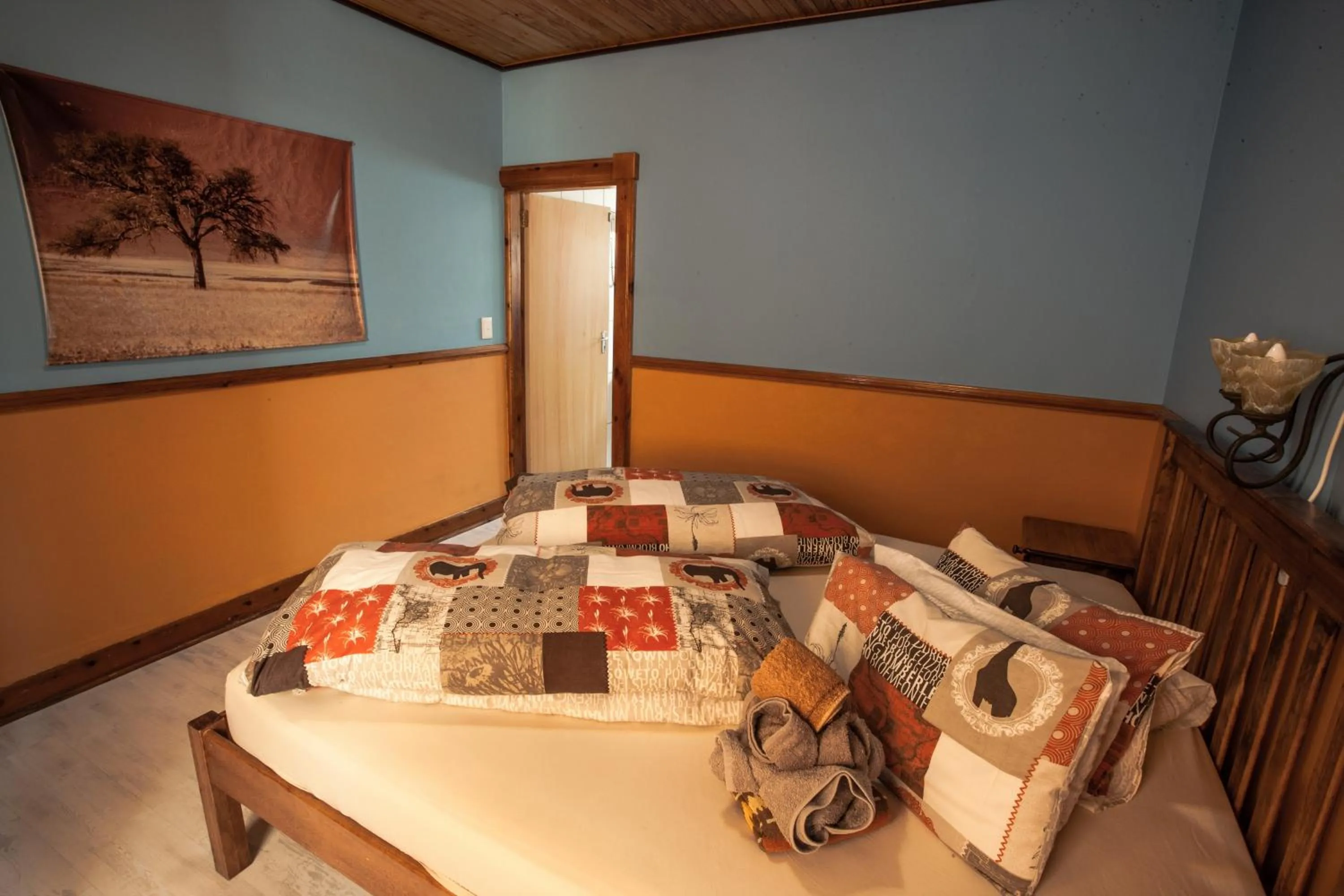 Bedroom, Bed in Sandcastle Apartments