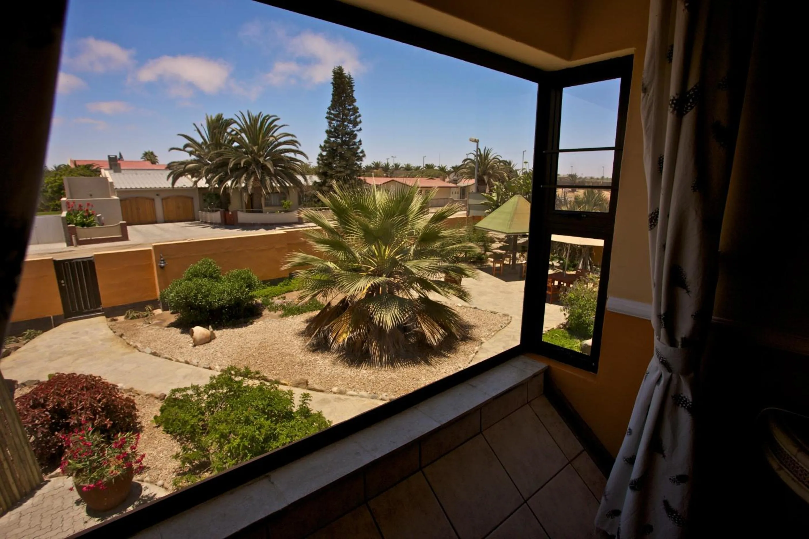 Garden in Sandcastle Apartments