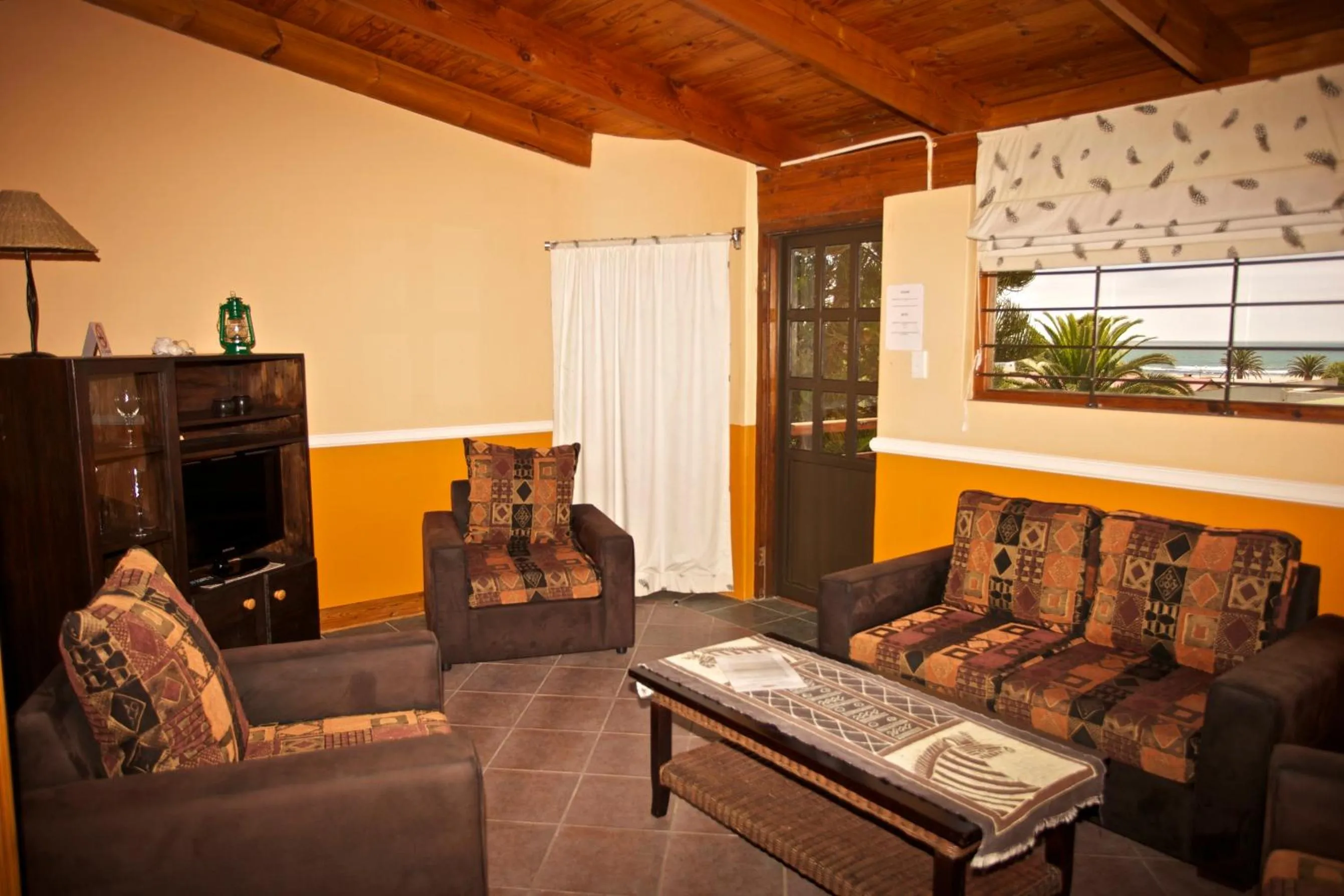 Living room in Sandcastle Apartments