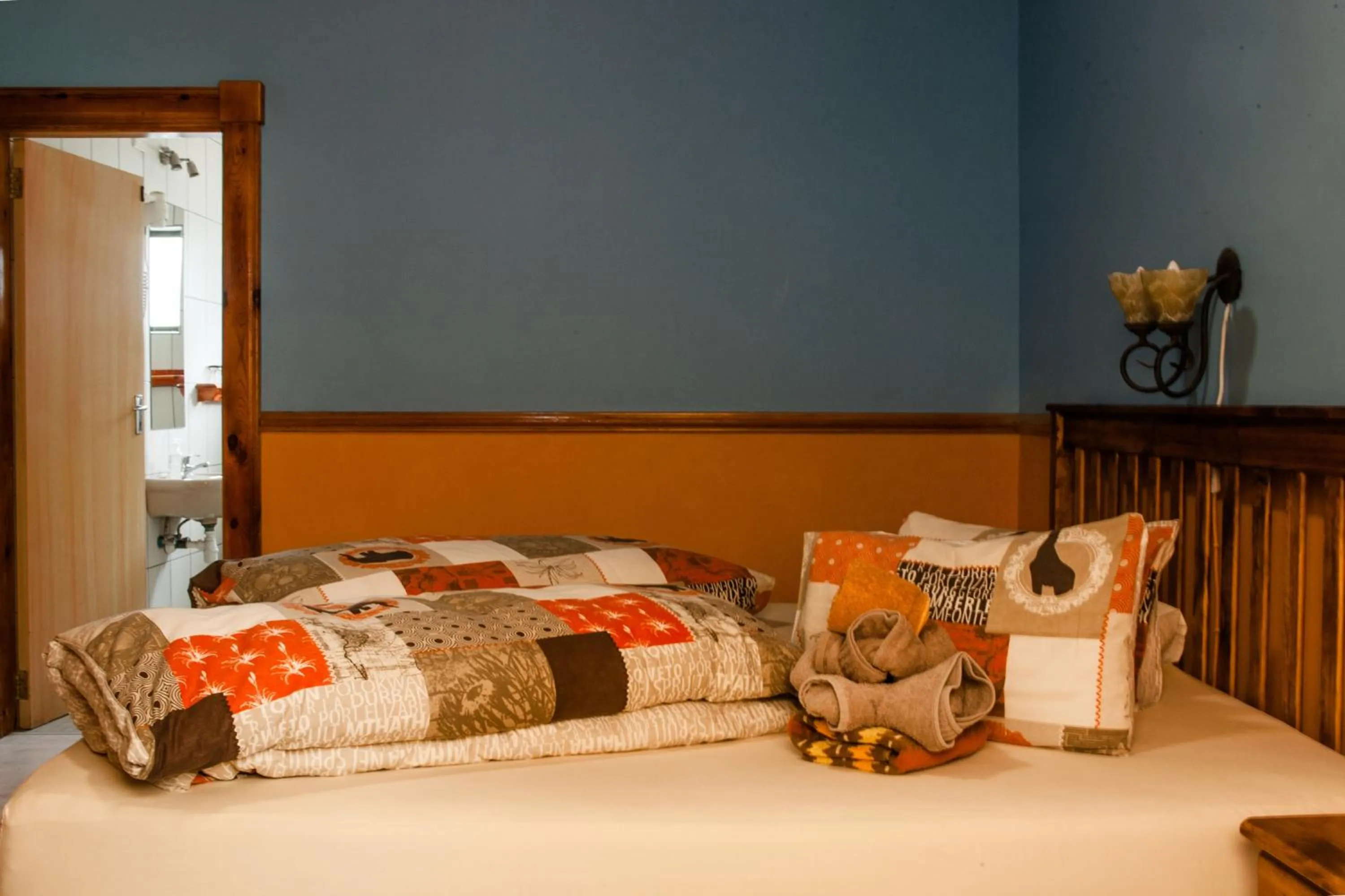 Bedroom, Bed in Sandcastle Apartments