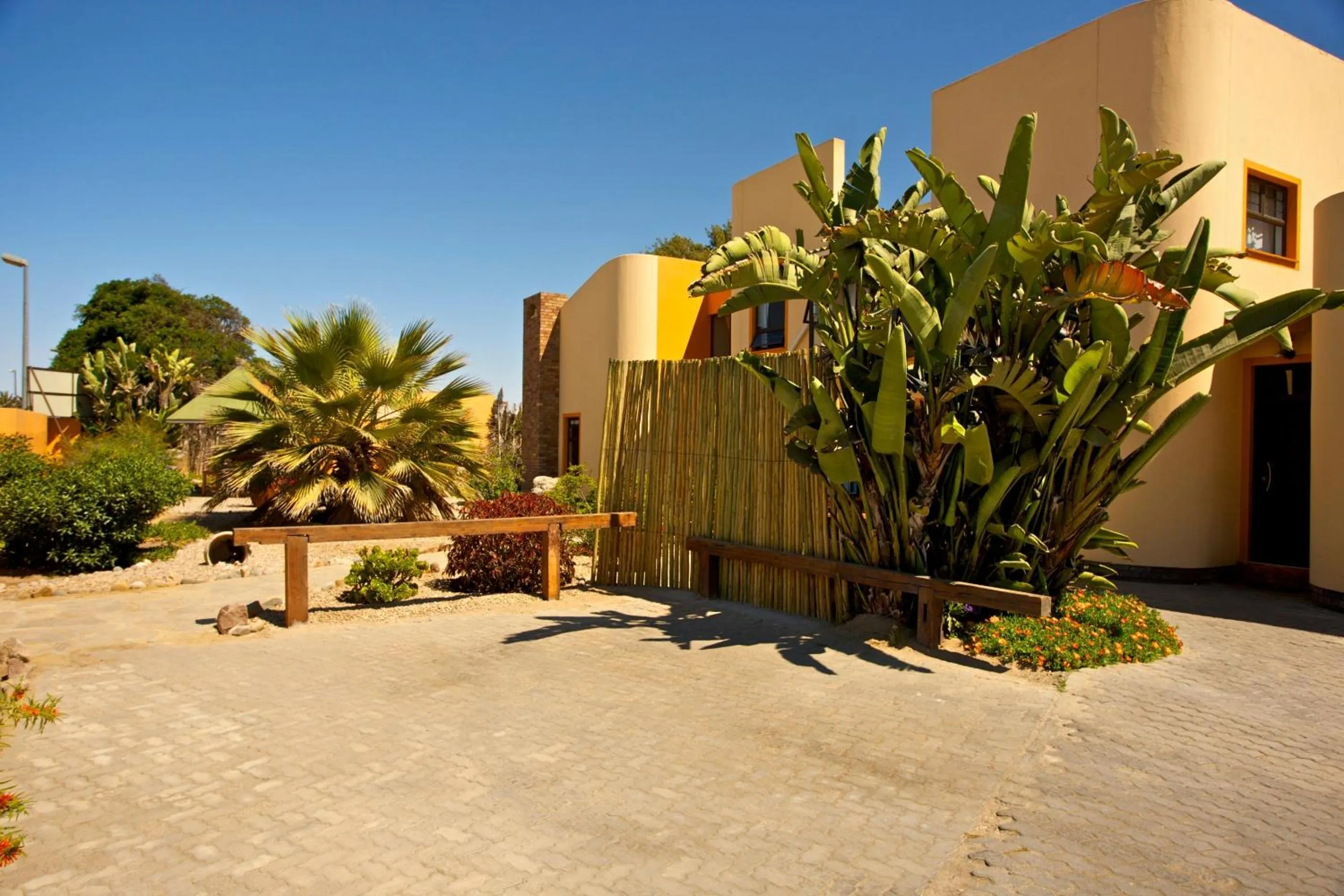 Garden in Sandcastle Apartments