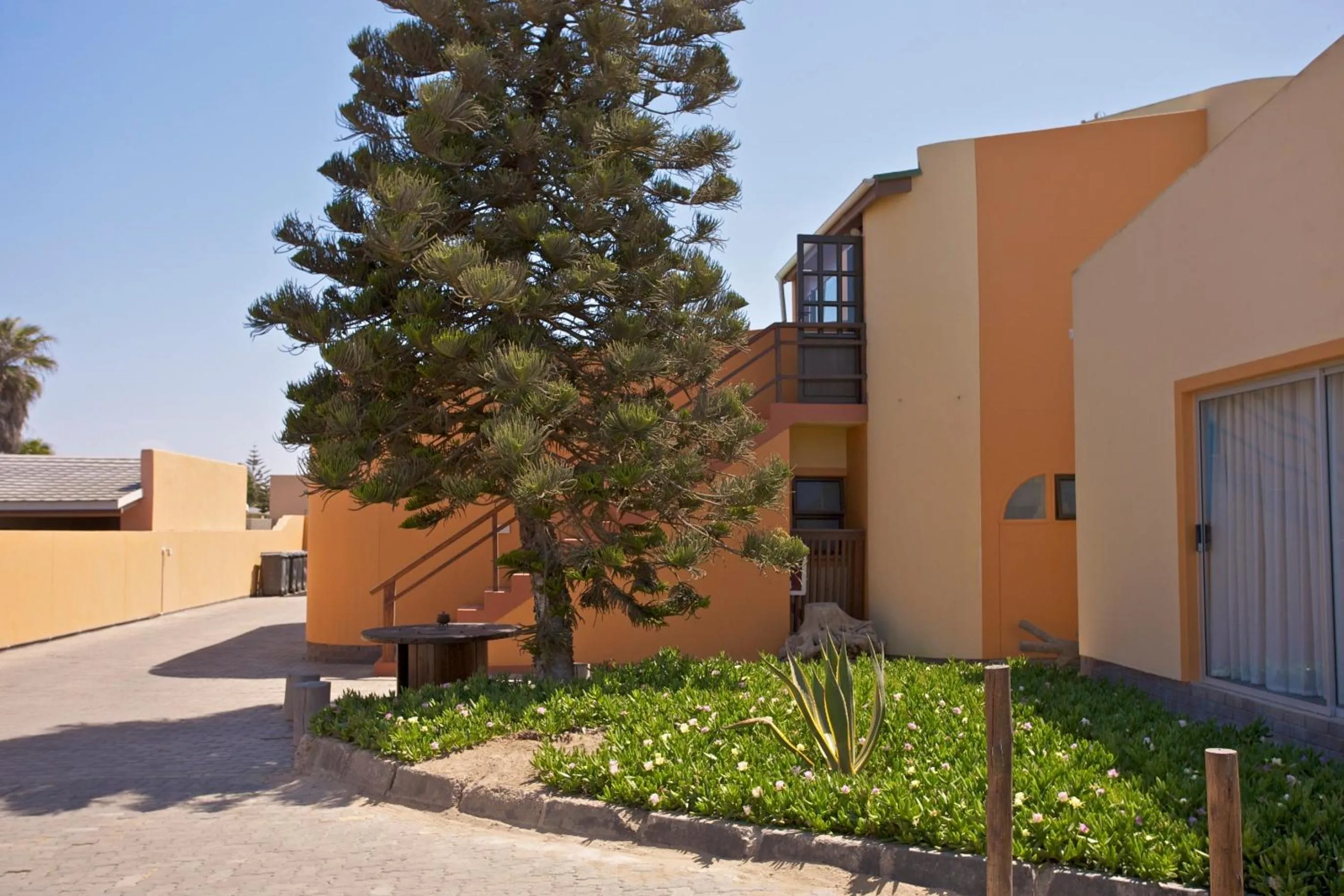 Garden in Sandcastle Apartments