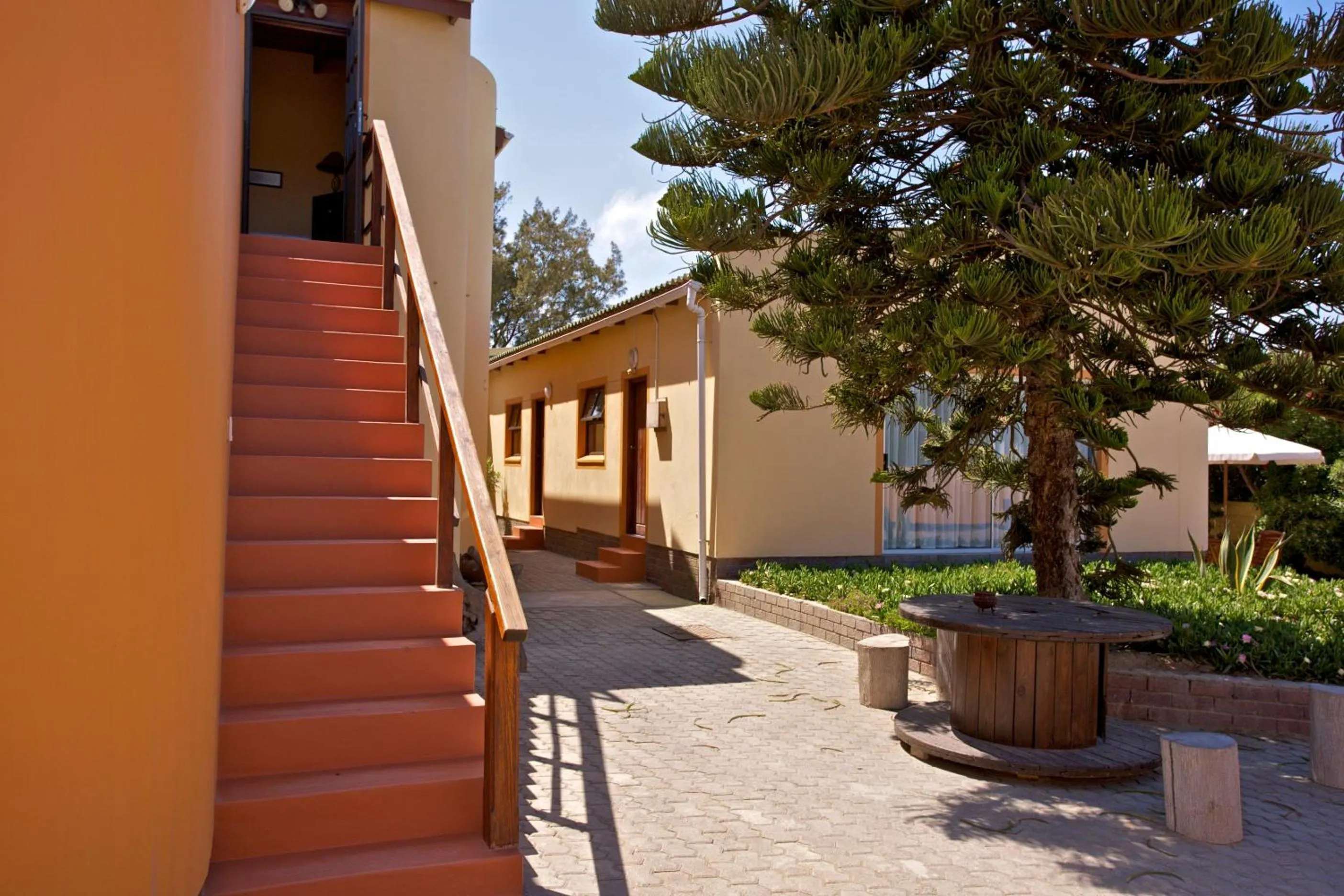 Facade/entrance in Sandcastle Apartments