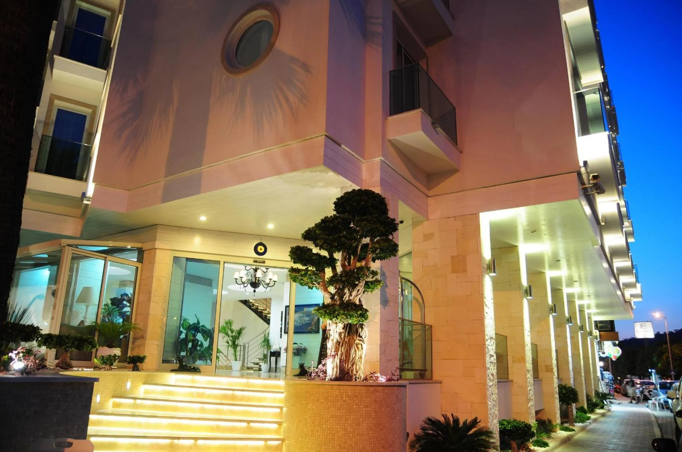 Facade/entrance in Alesta Yacht Hotel