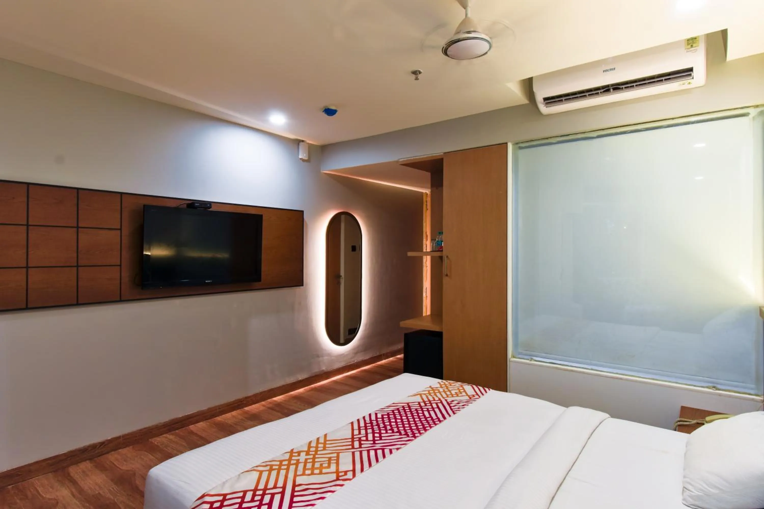 Bedroom, Bed in Ginger Vadodara RCR