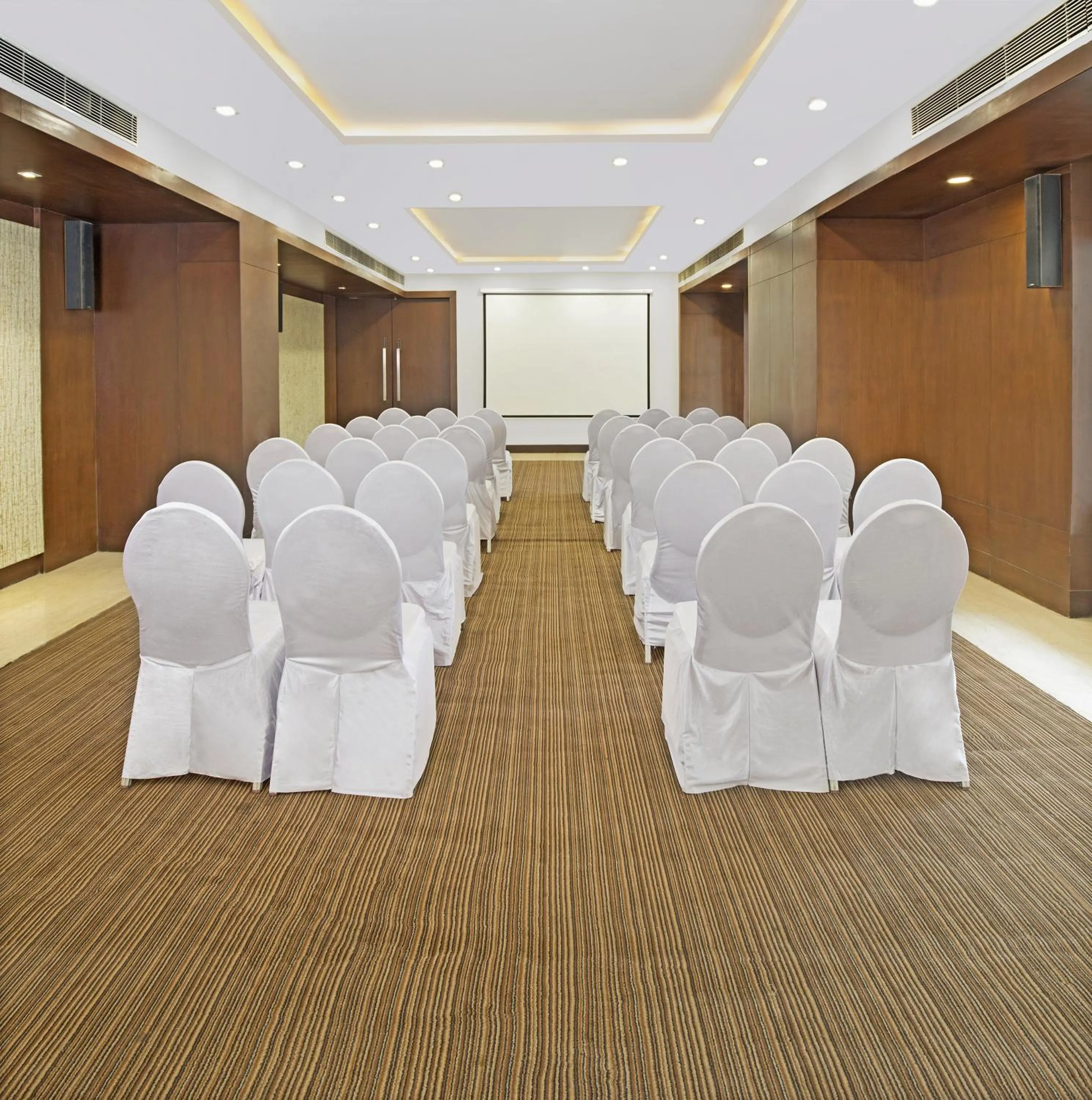Meeting/conference room in Ginger Vadodara RCR