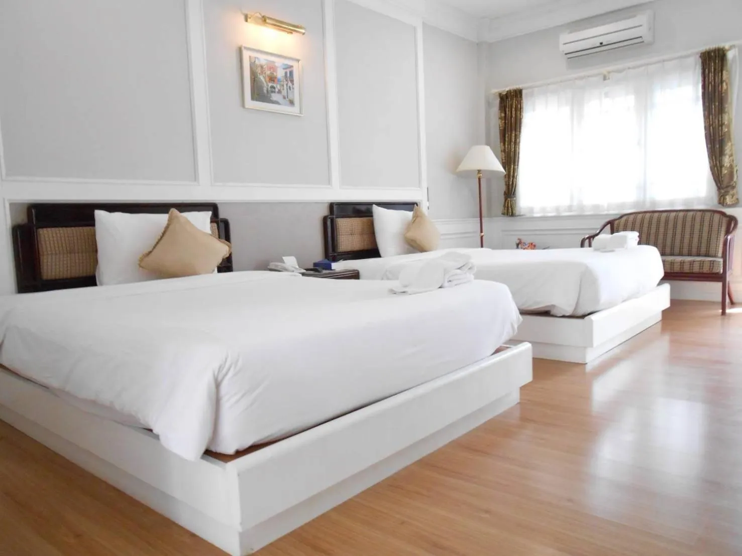 Bed in Rachawadee Khonkaen Airport Hotel