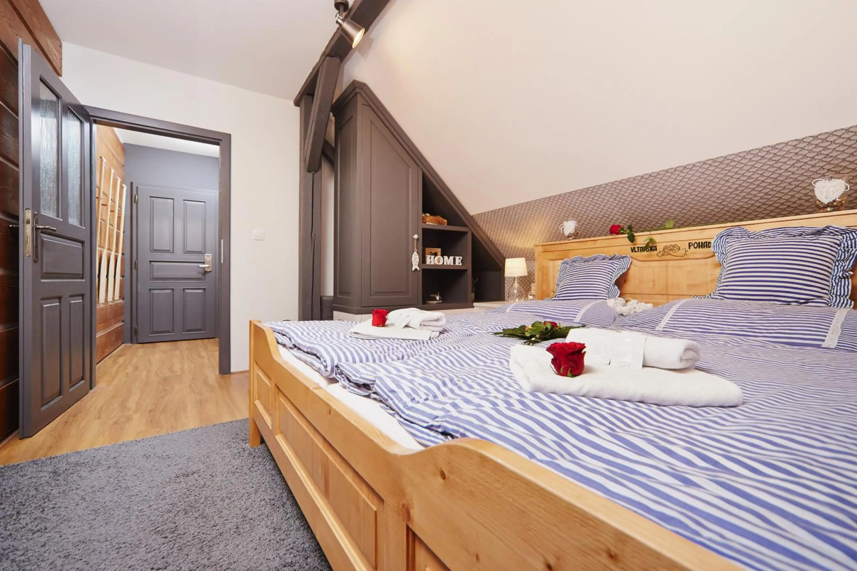 Bed in Vltavská pohádka