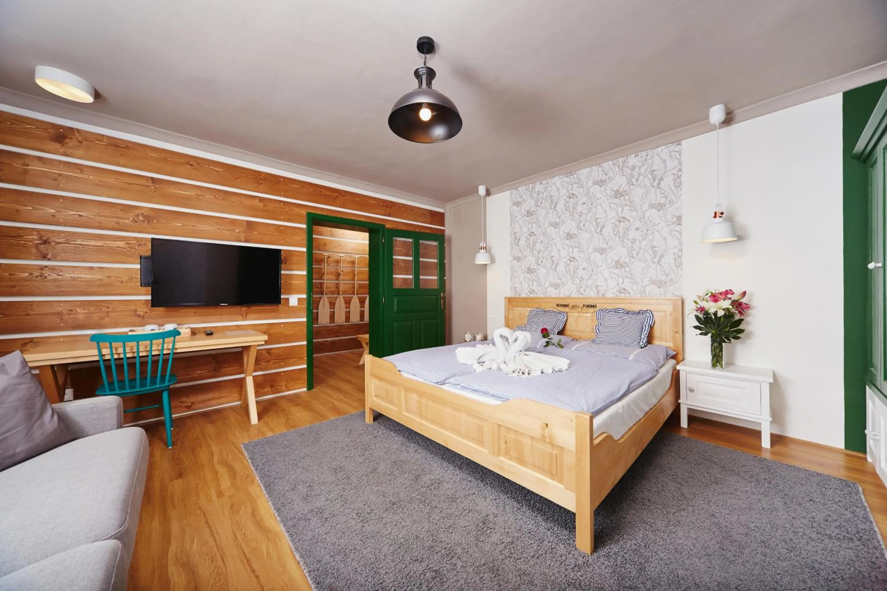 Bed in Vltavská pohádka