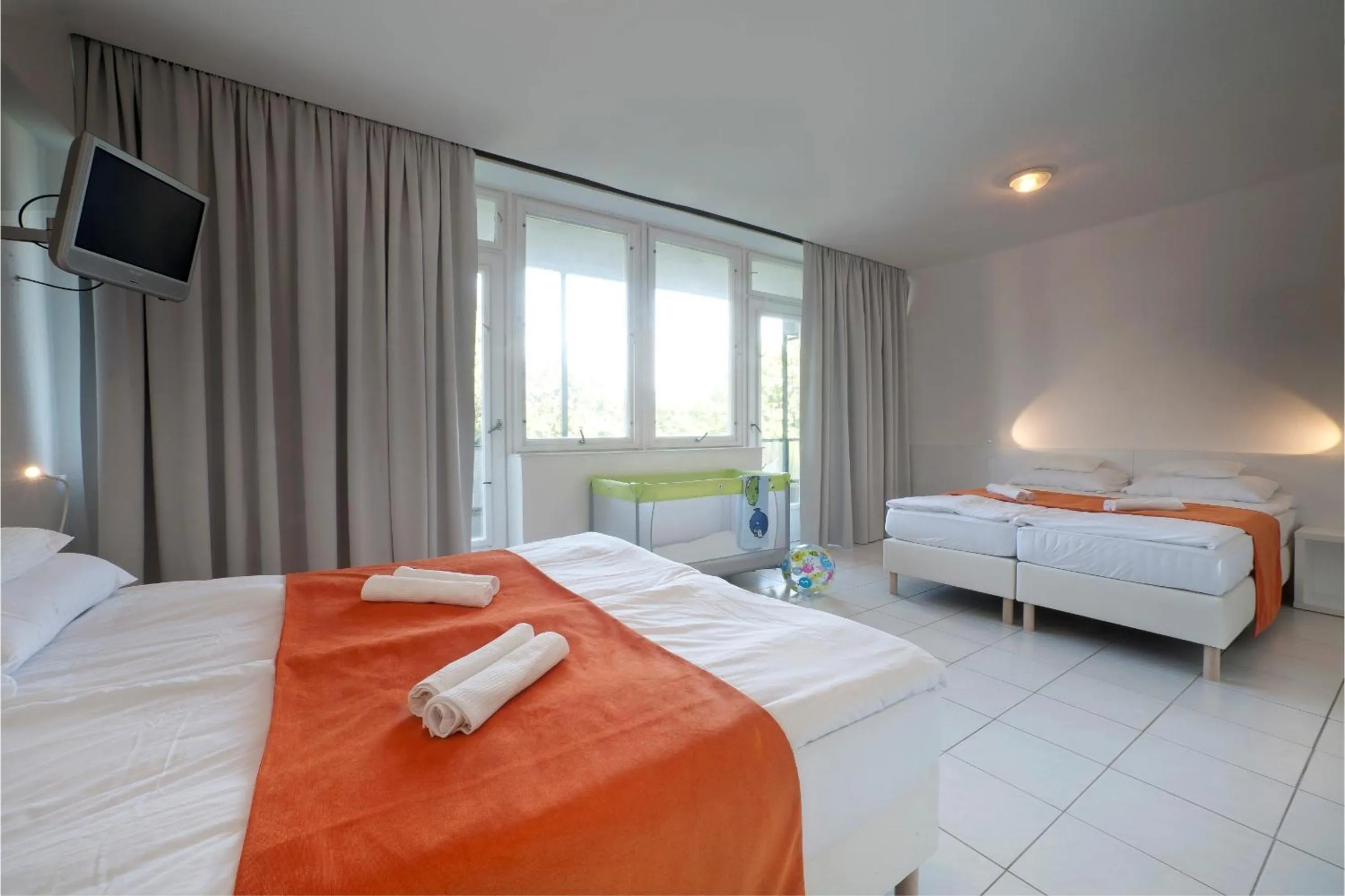 Bedroom in Hotel Holiday Csopak