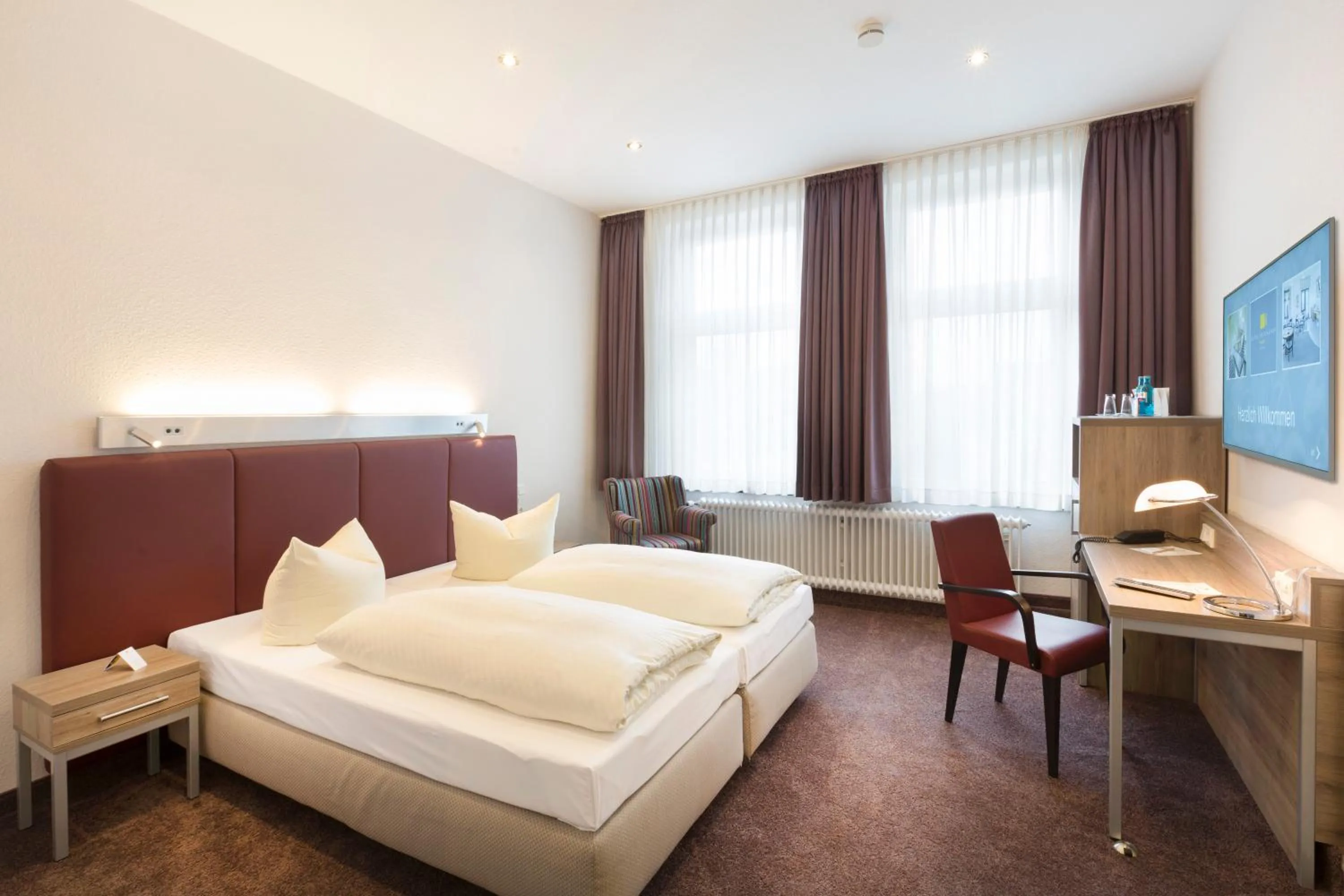 Bedroom, Bed in Hotel Reichshof garni