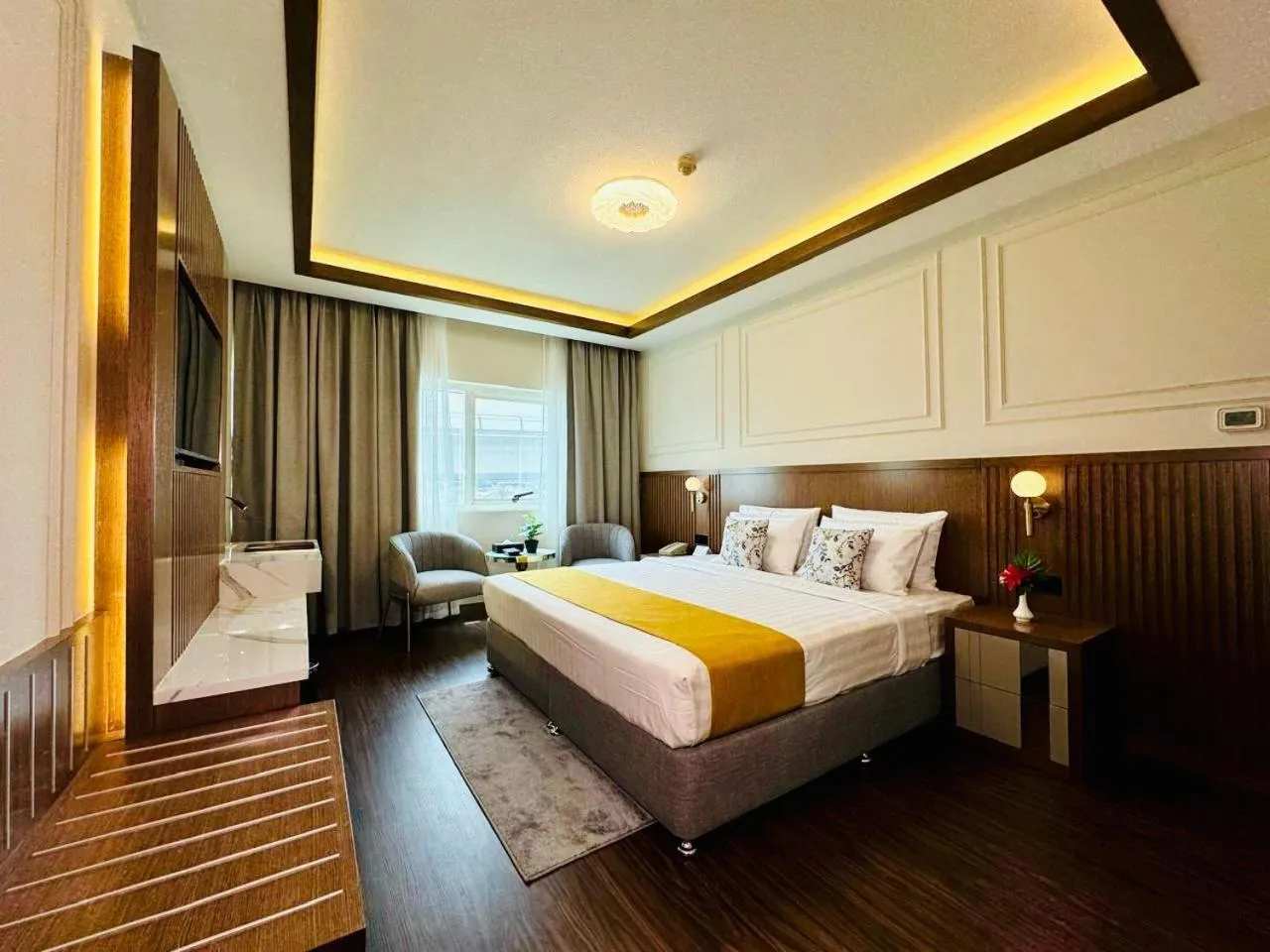 Bedroom, Bed in Fortune Plaza Hotel, Dubai Airport