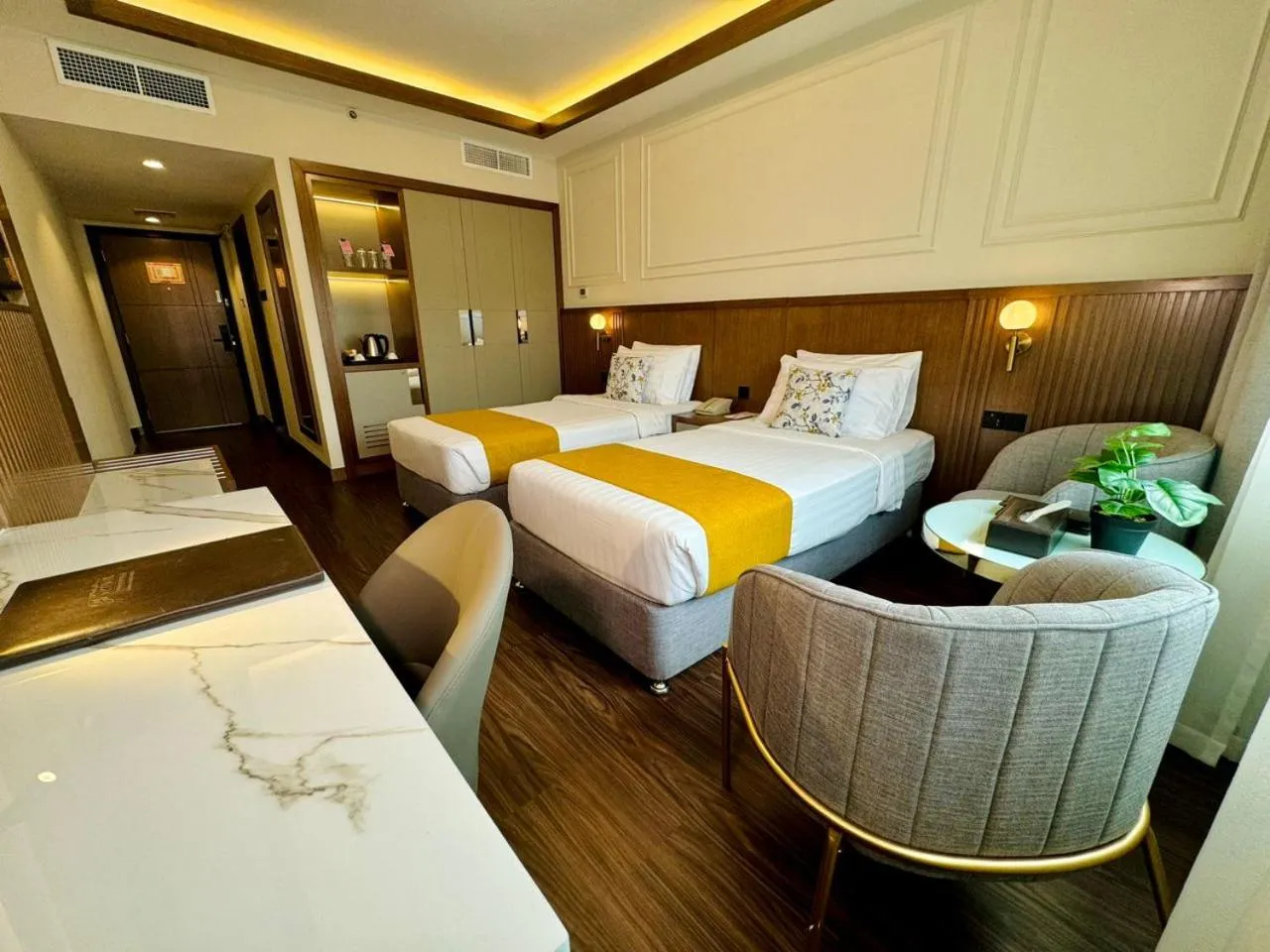 Bed in Fortune Plaza Hotel, Dubai Airport