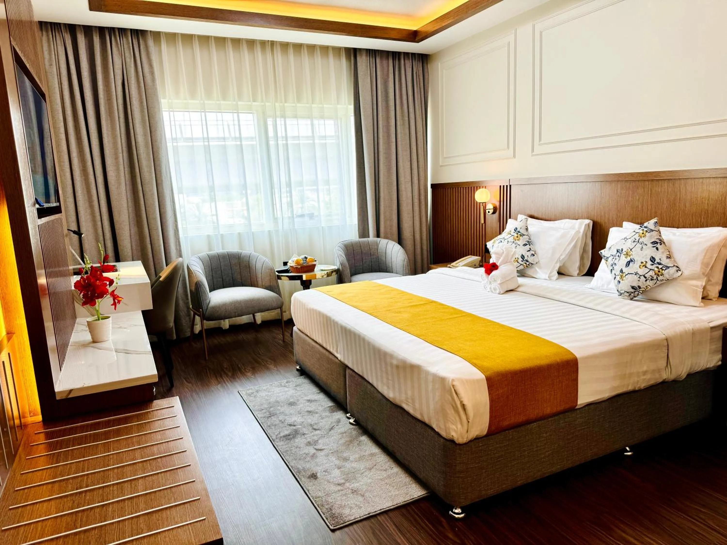 Bedroom, Bed in Fortune Plaza Hotel, Dubai Airport