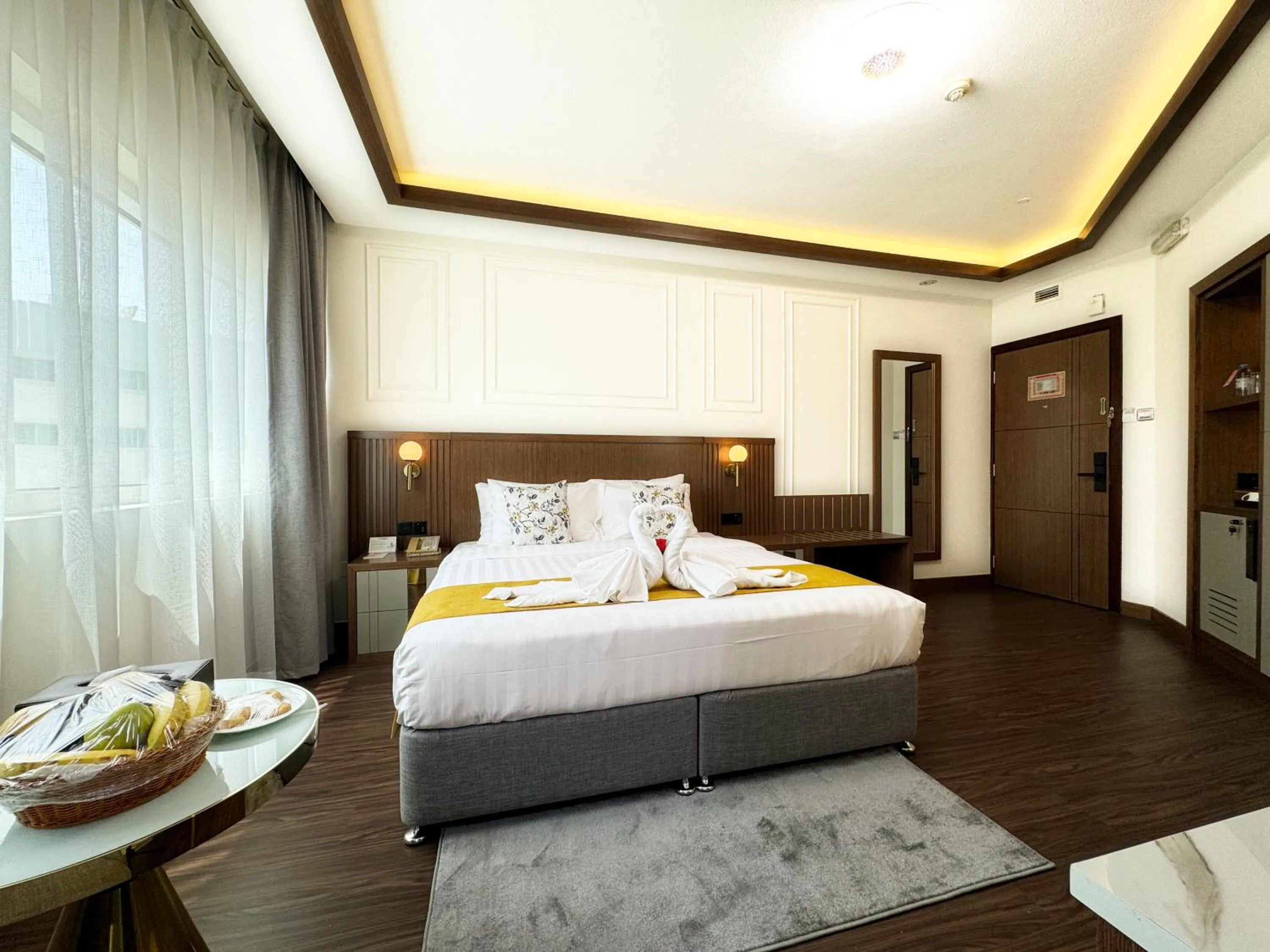 Bedroom, Bed in Fortune Plaza Hotel, Dubai Airport