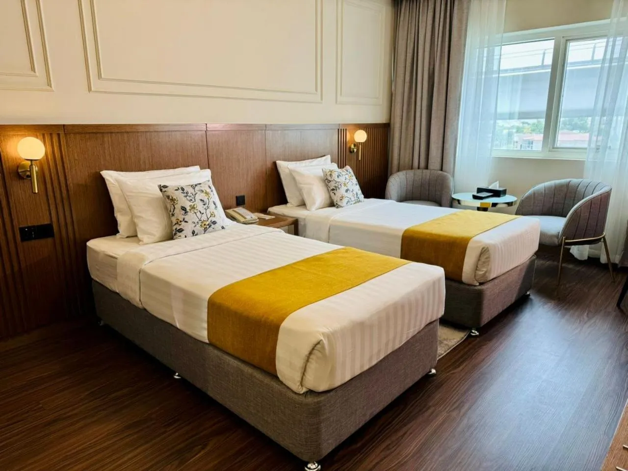 Bedroom, Bed in Fortune Plaza Hotel, Dubai Airport