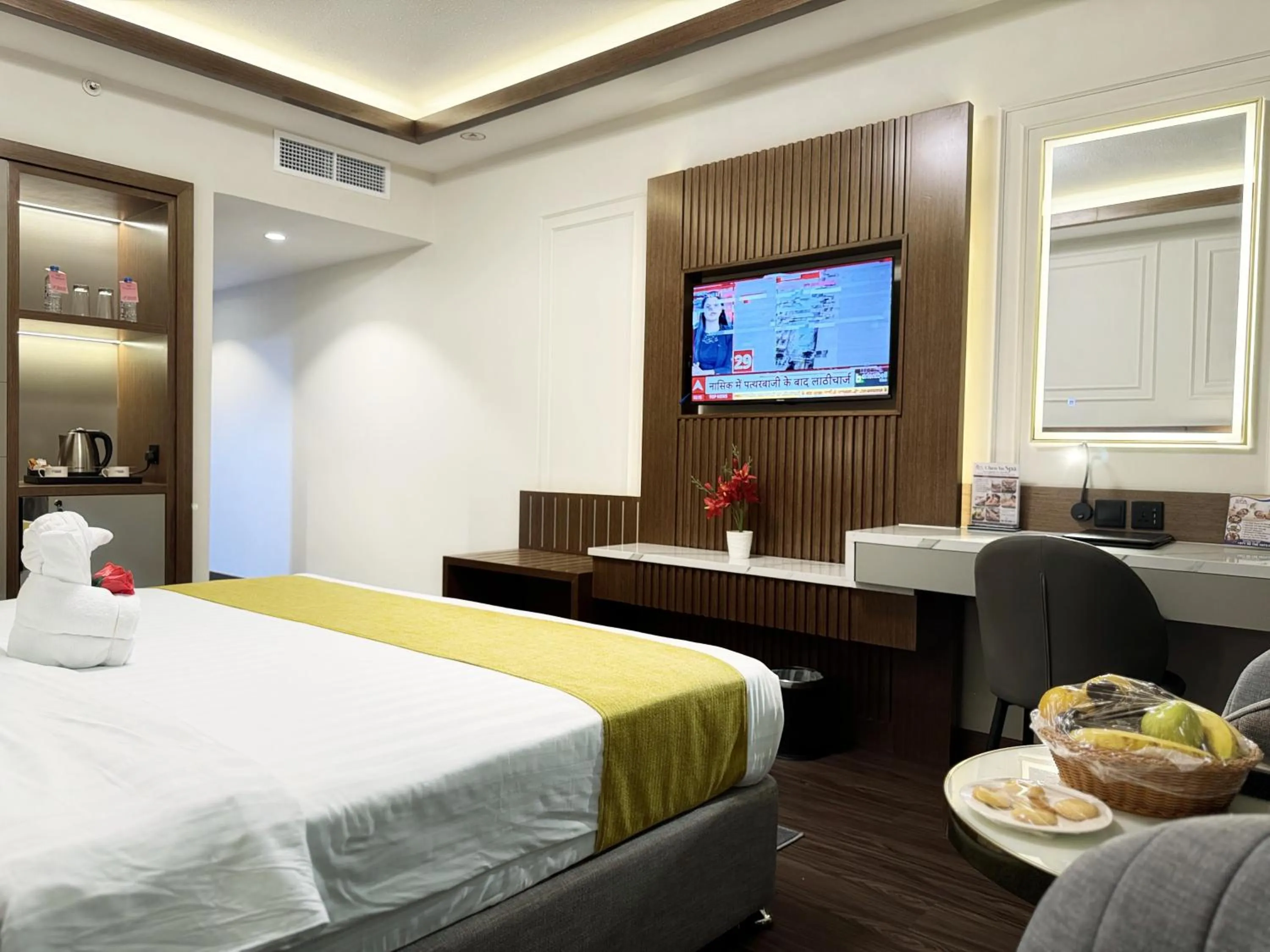 Bedroom, Bed in Fortune Plaza Hotel, Dubai Airport