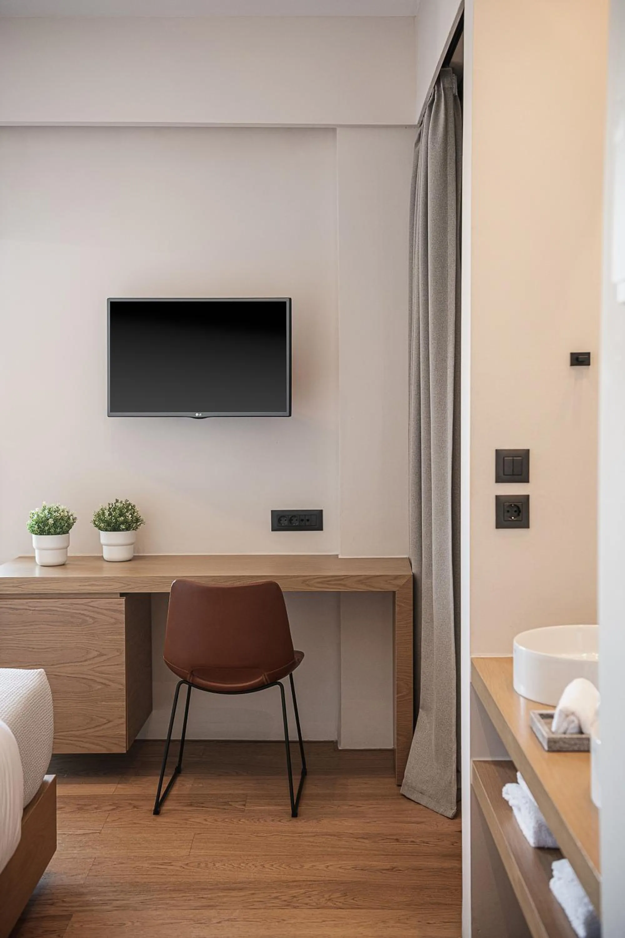 TV and multimedia, Bed in Theofilos City Hotel