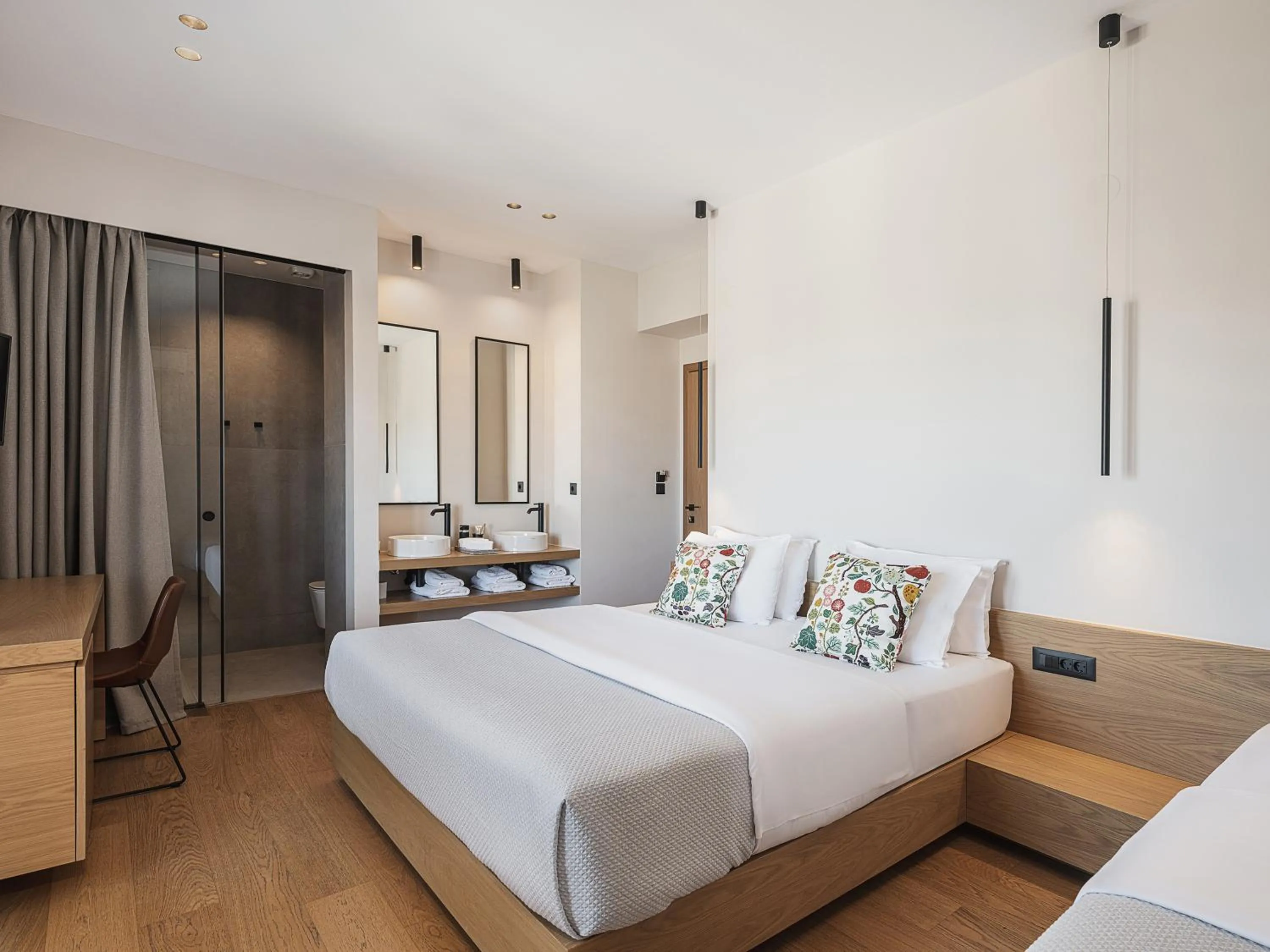 Photo of the whole room, Bed in Theofilos City Hotel