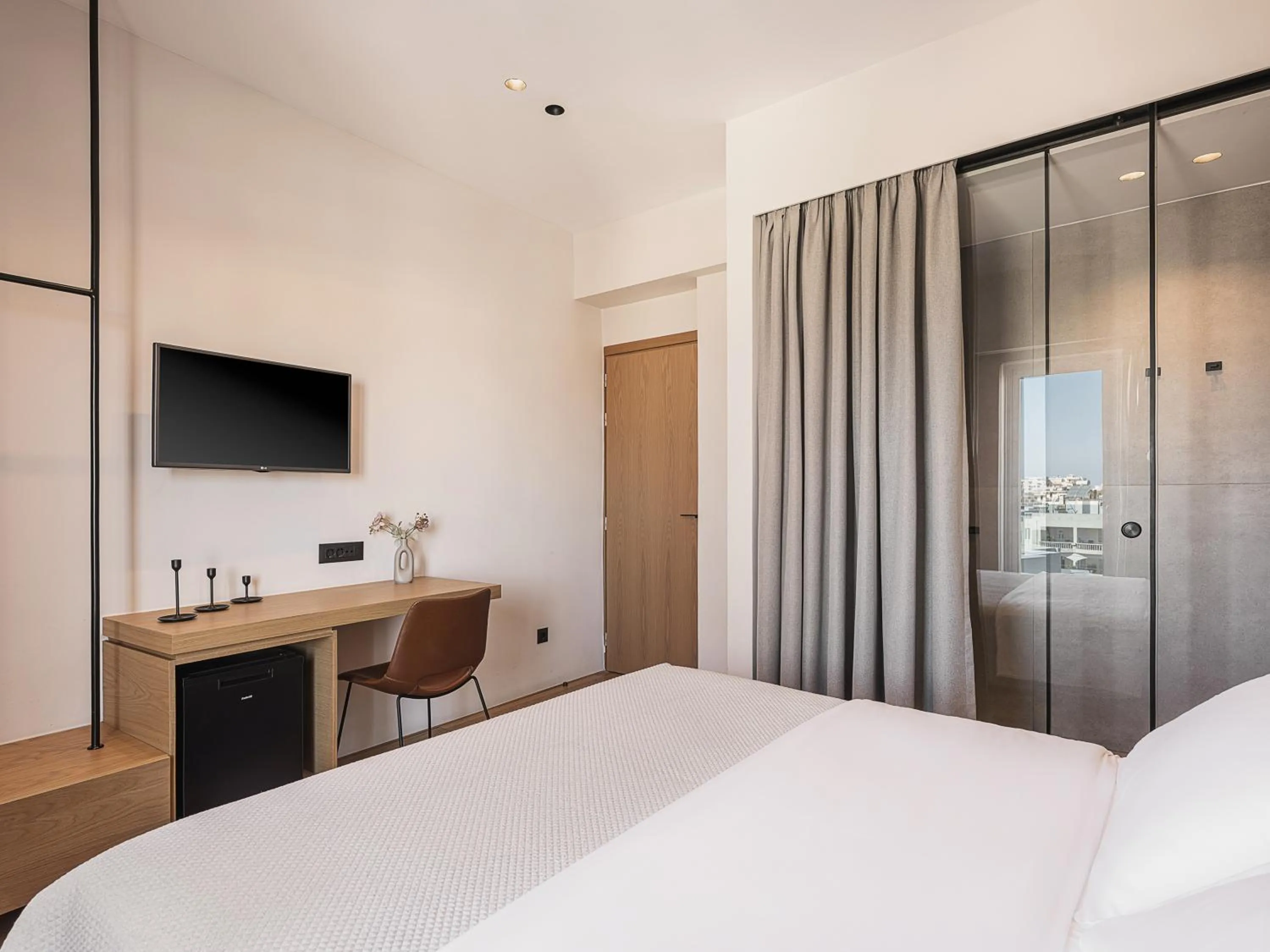 Photo of the whole room, Bed in Theofilos City Hotel