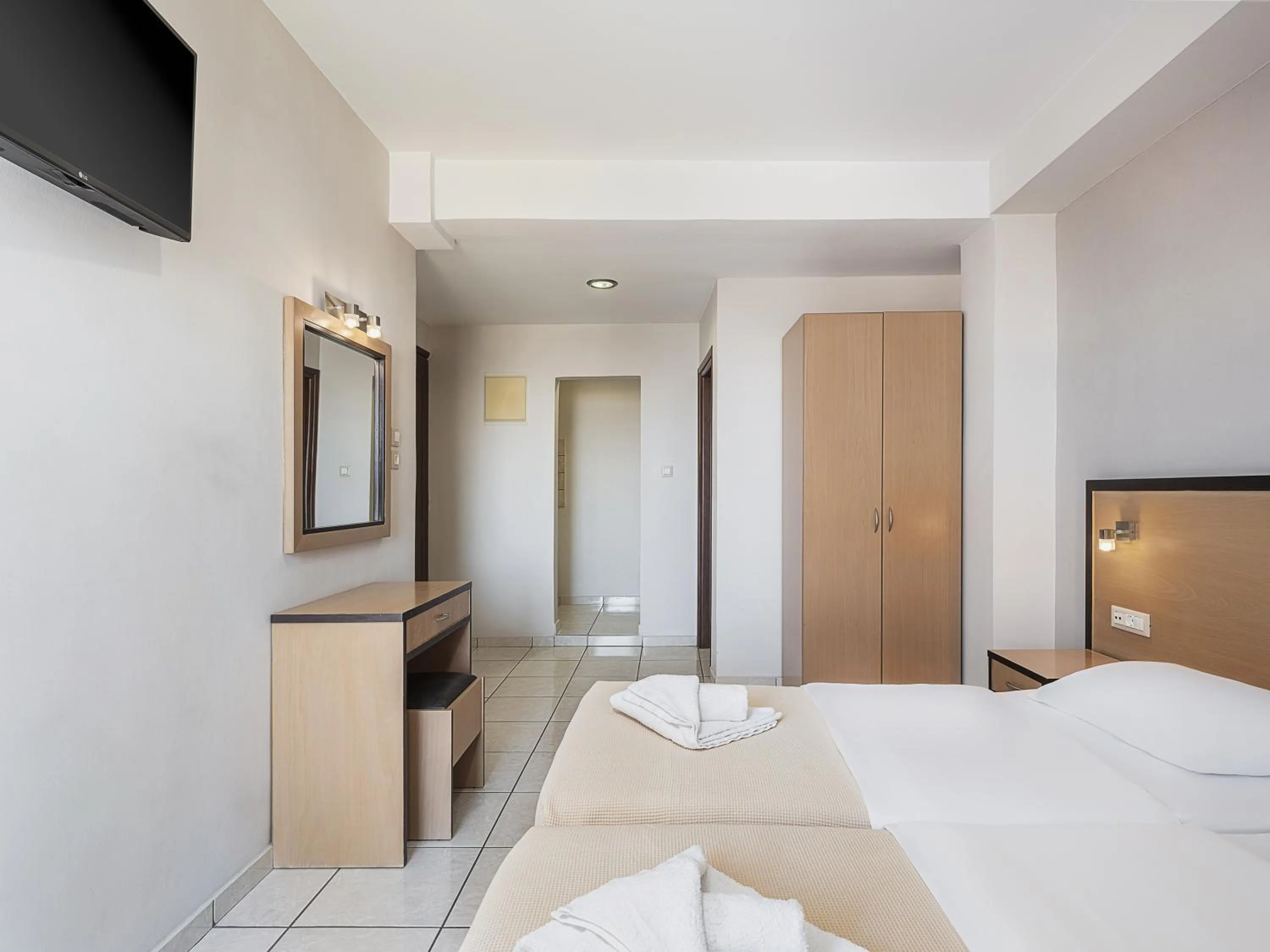 Photo of the whole room, Bed in Theofilos City Hotel