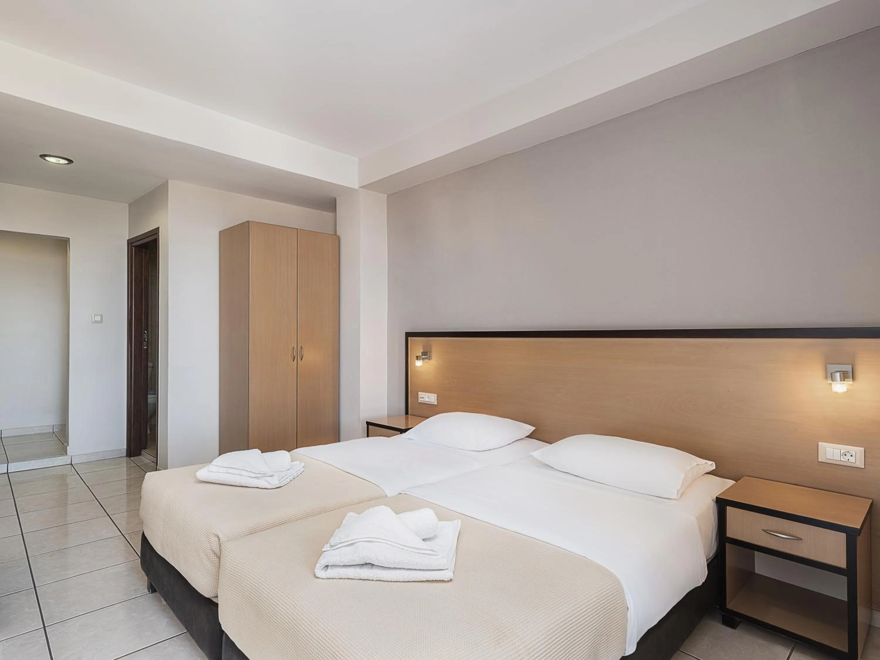 Photo of the whole room, Bed in Theofilos City Hotel