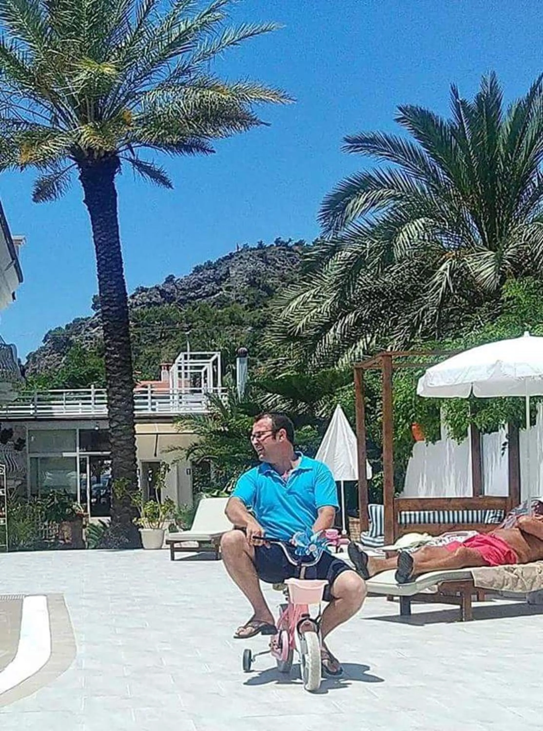 Cycling in S3 Hotels Orange