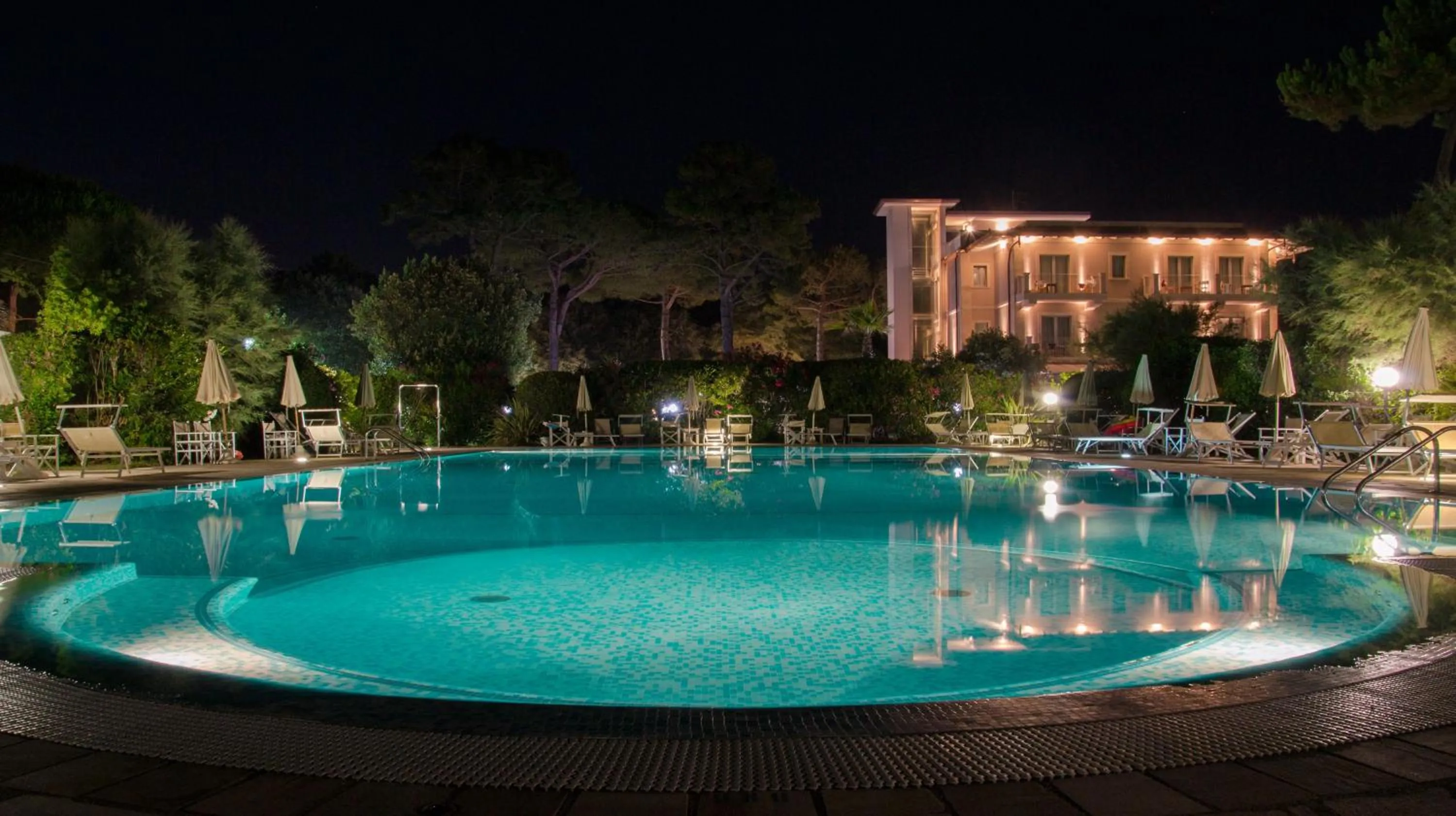 Facade/entrance in Hotel Villa Elsa