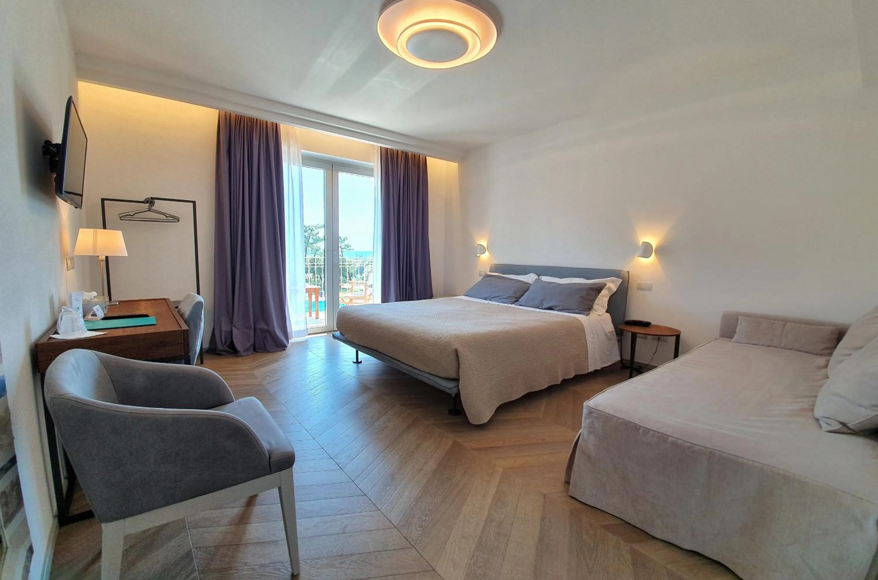 Photo of the whole room, Bed in Hotel Villa Elsa