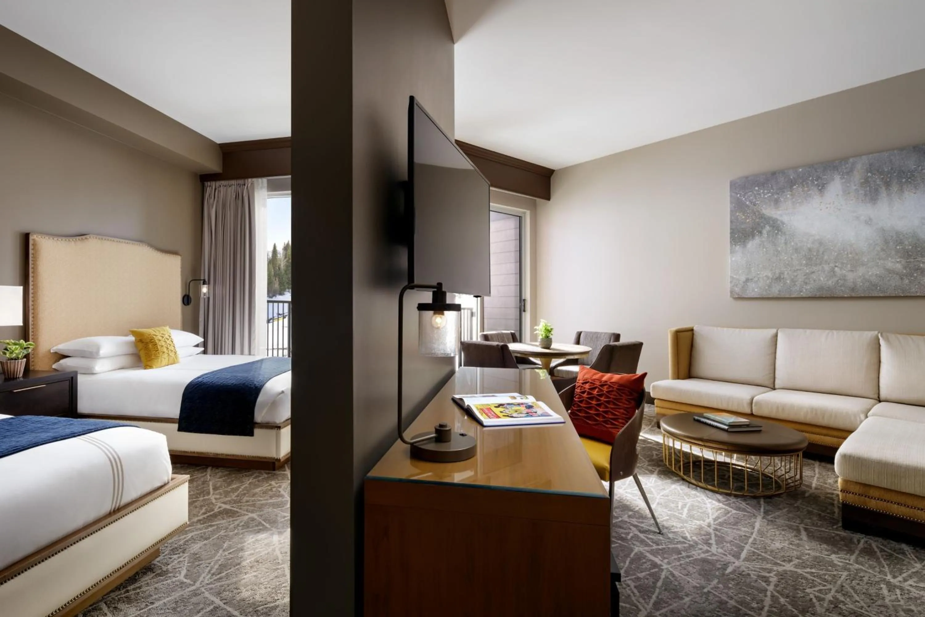 Photo of the whole room, Bed in The Josie Hotel, Autograph Collection