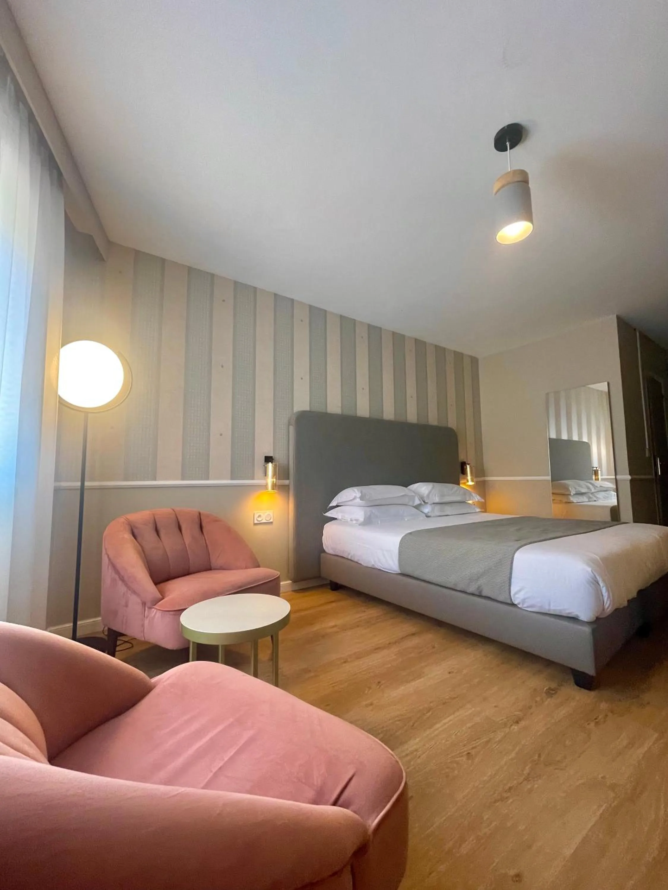 Photo of the whole room, Bed in Hotel Restaurant Christophe Colomb