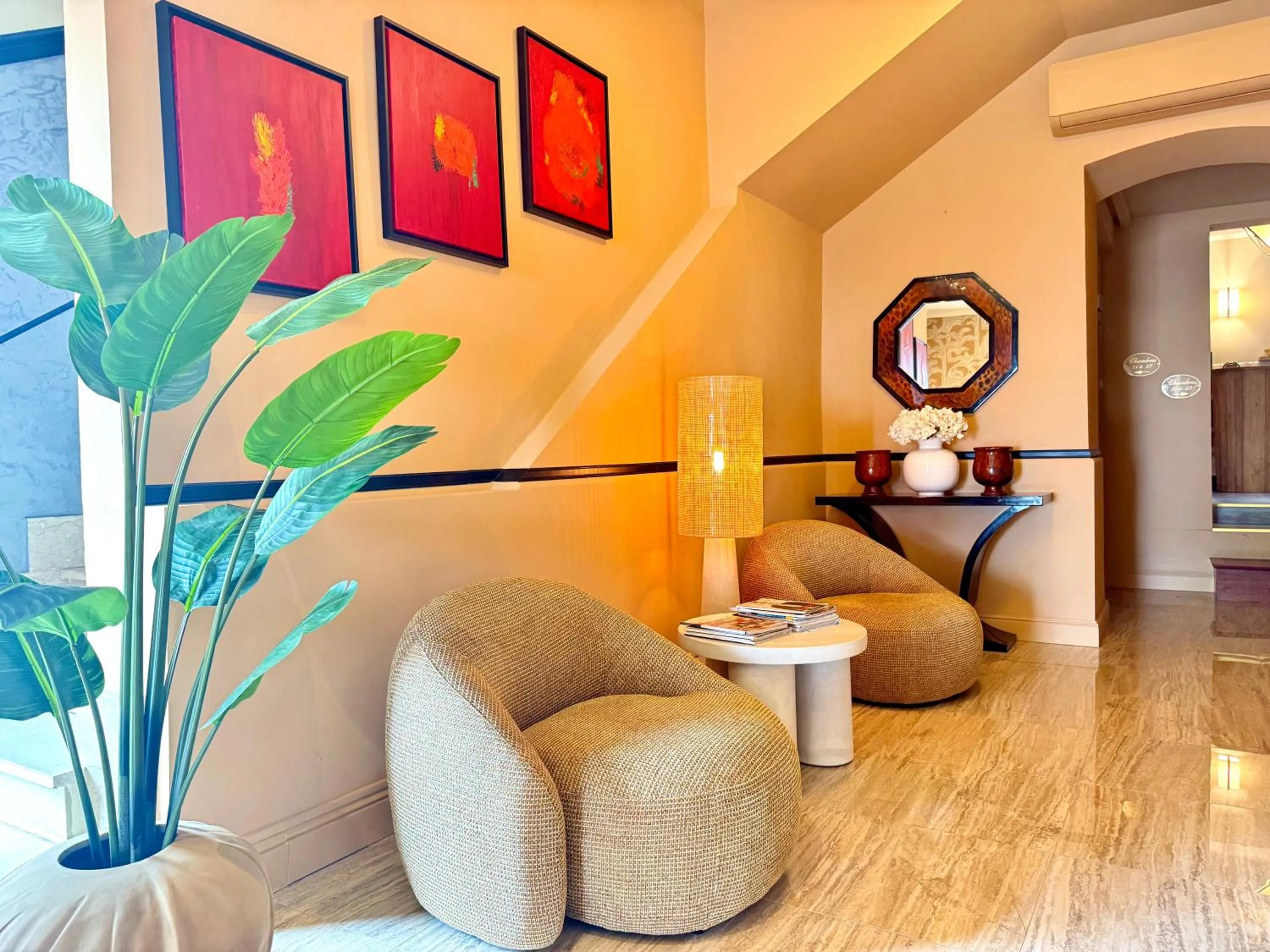 Living room in Hotel Restaurant Christophe Colomb