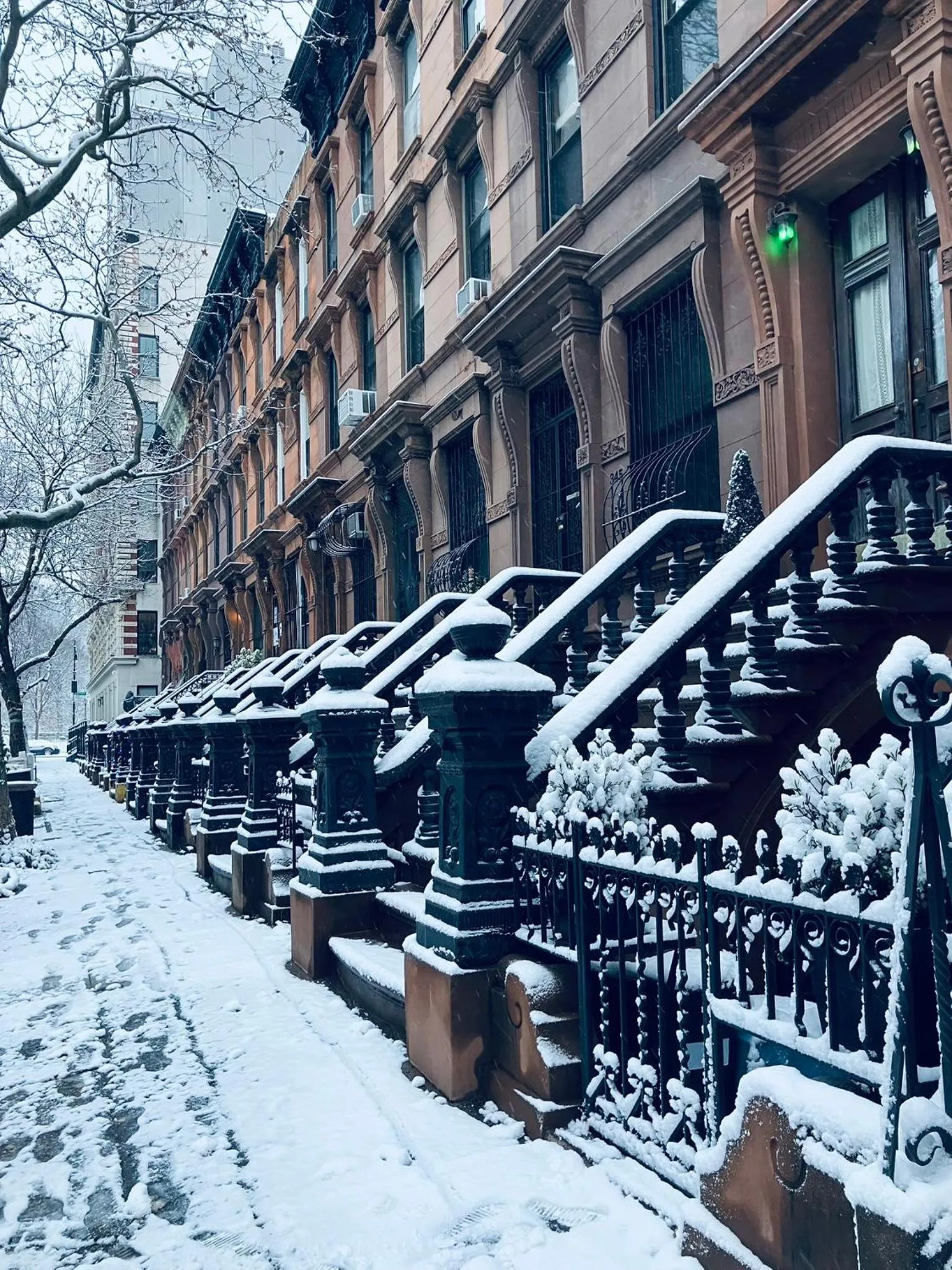 Property building in Harlem Grand