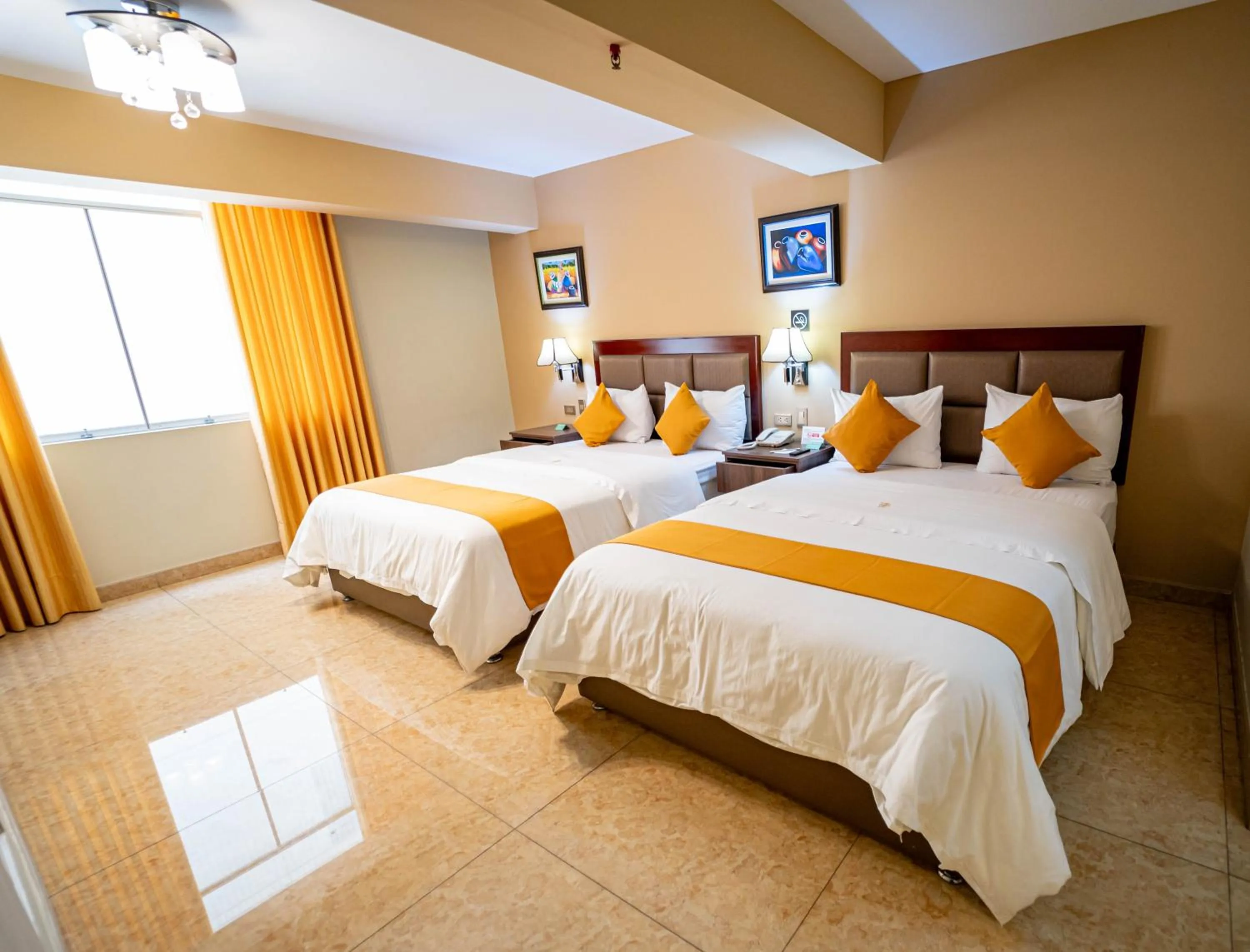 Inner courtyard view, Bed in Gran Recreo Hotel - Trujillo - Perú