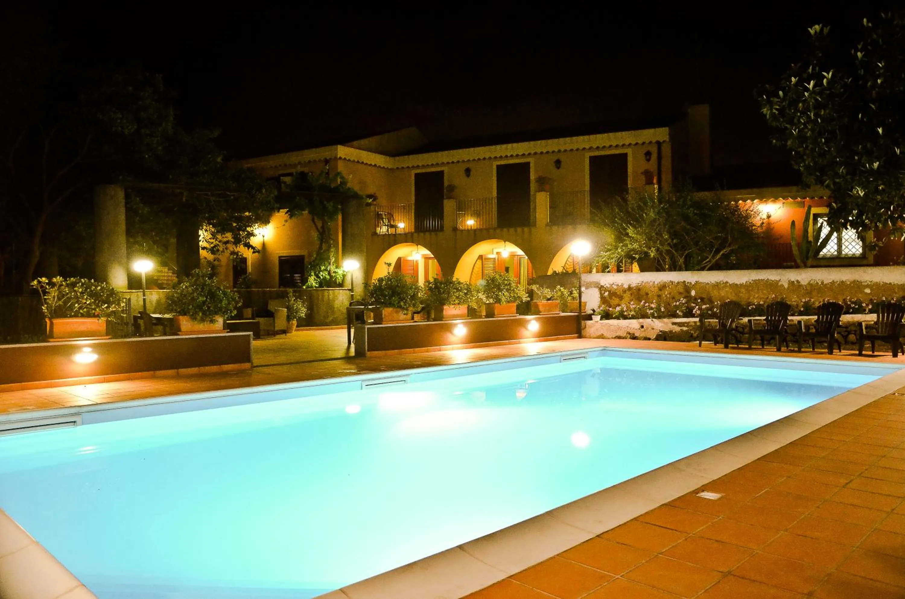 Swimming pool in La Terra Del Mezzo