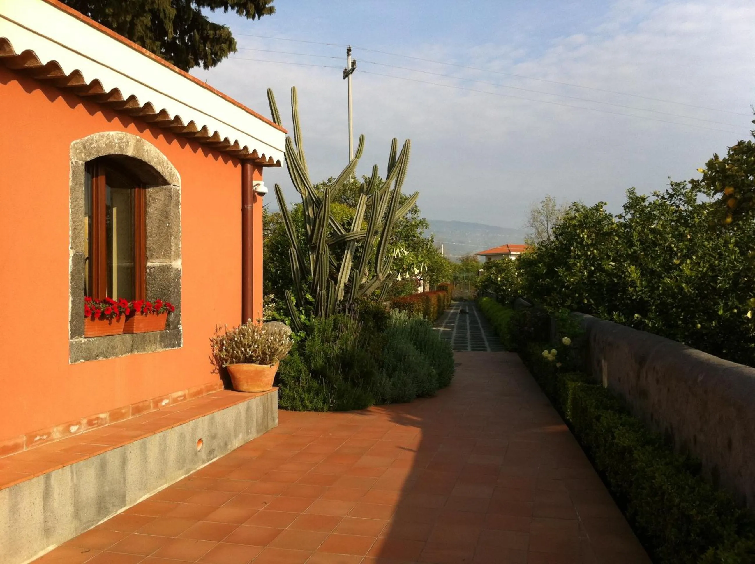 Garden view in La Terra Del Mezzo