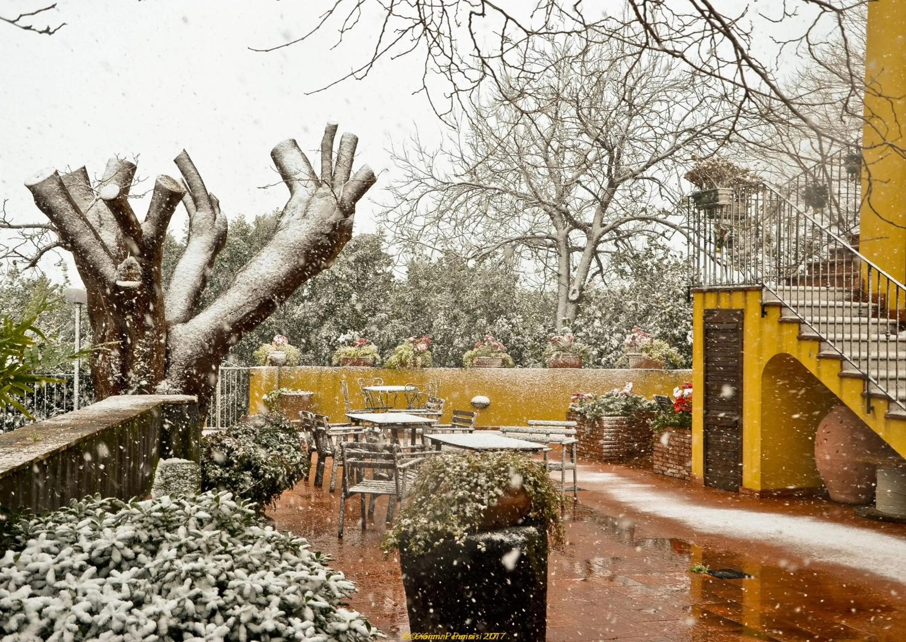 Property building in La Terra Del Mezzo