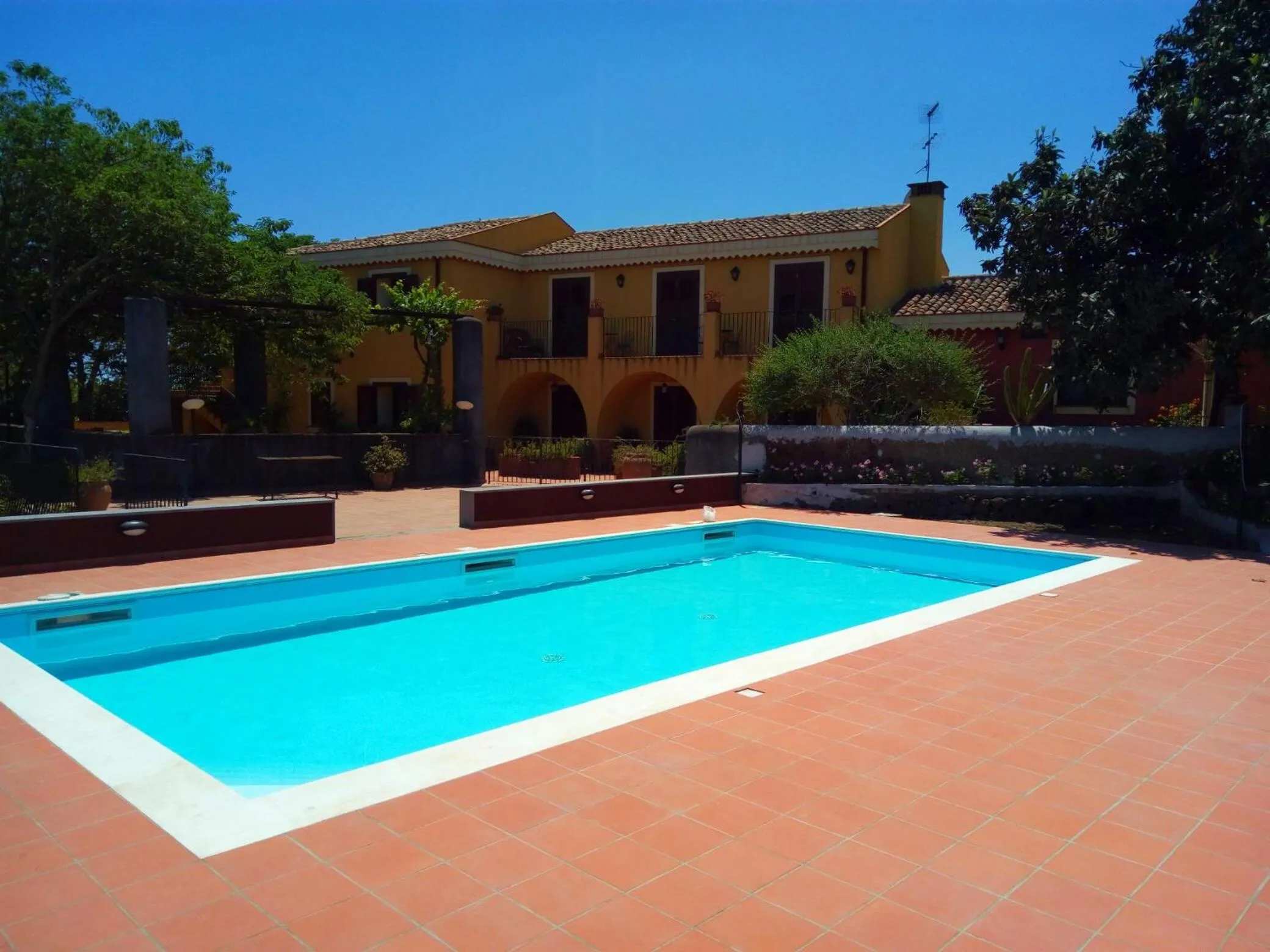 Swimming pool in La Terra Del Mezzo