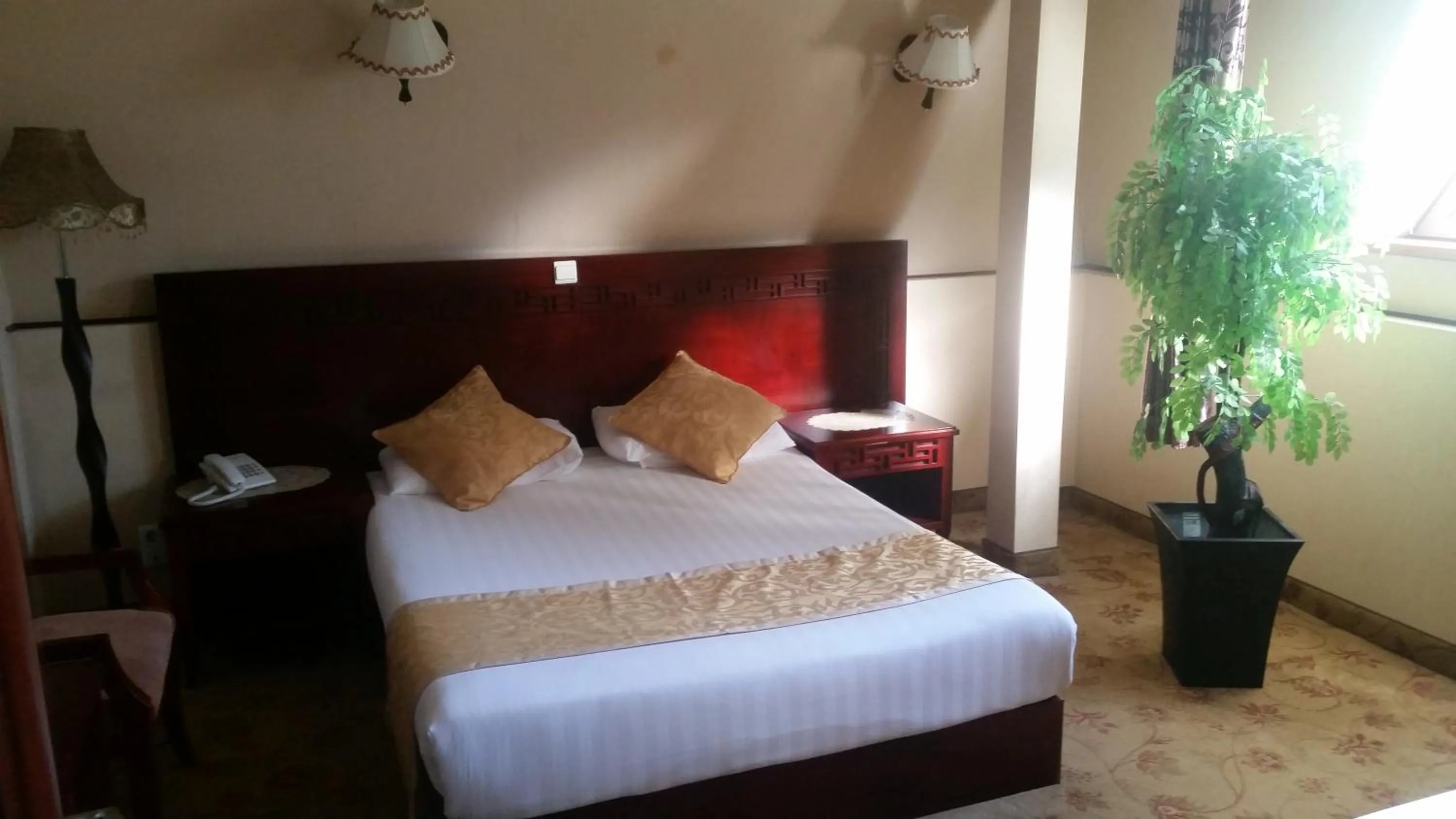 Bed in Motel DHS - Chinese Restaurant