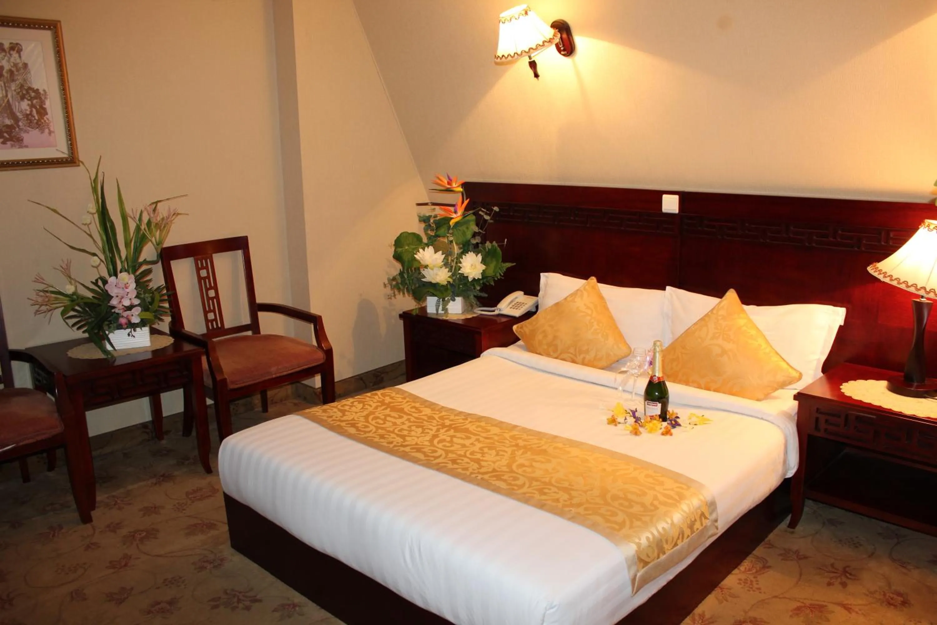 Bed in Motel DHS - Chinese Restaurant