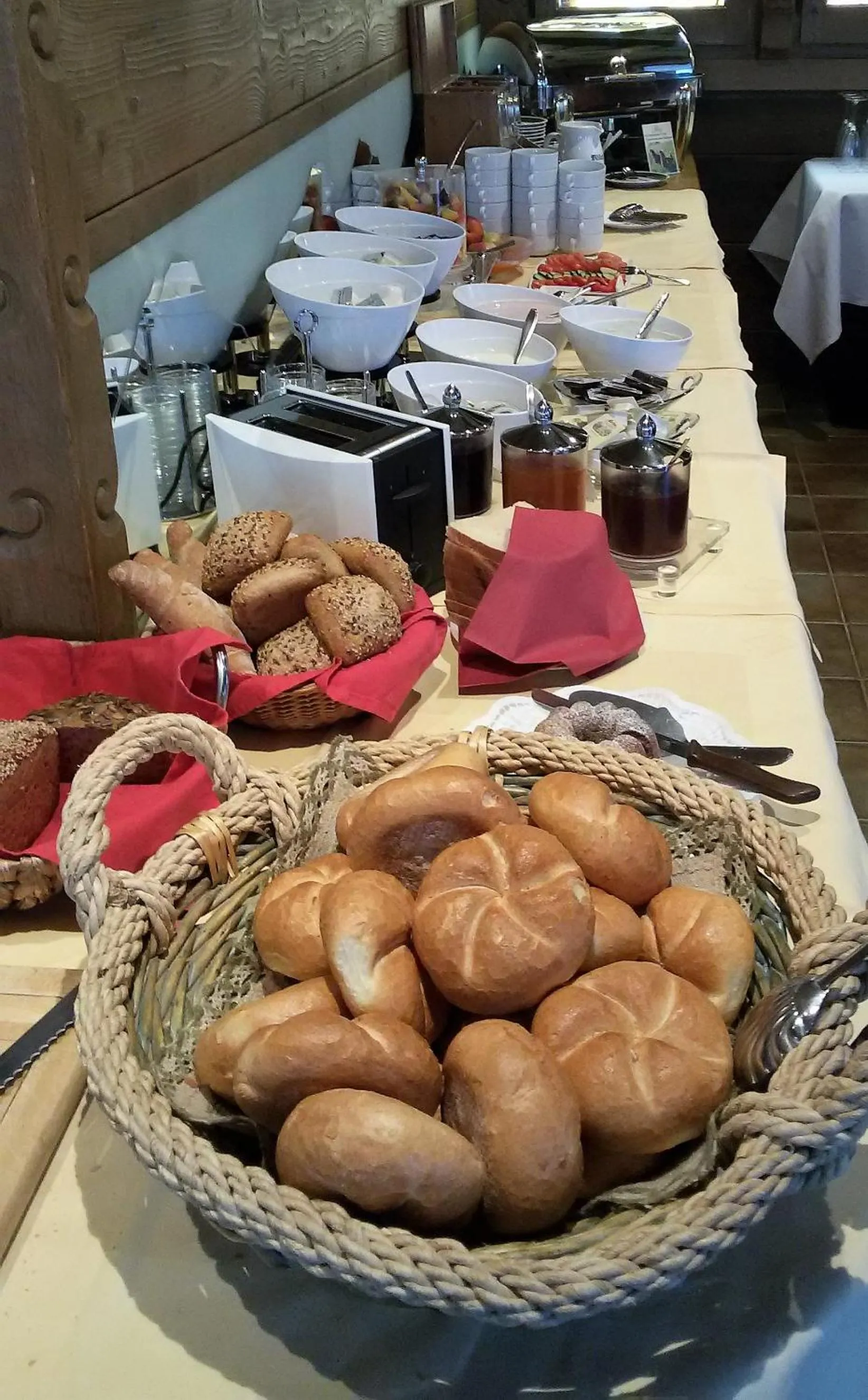 Buffet breakfast in Sporthotel Pechtl