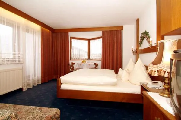 Bedroom, Bed in Sporthotel Pechtl