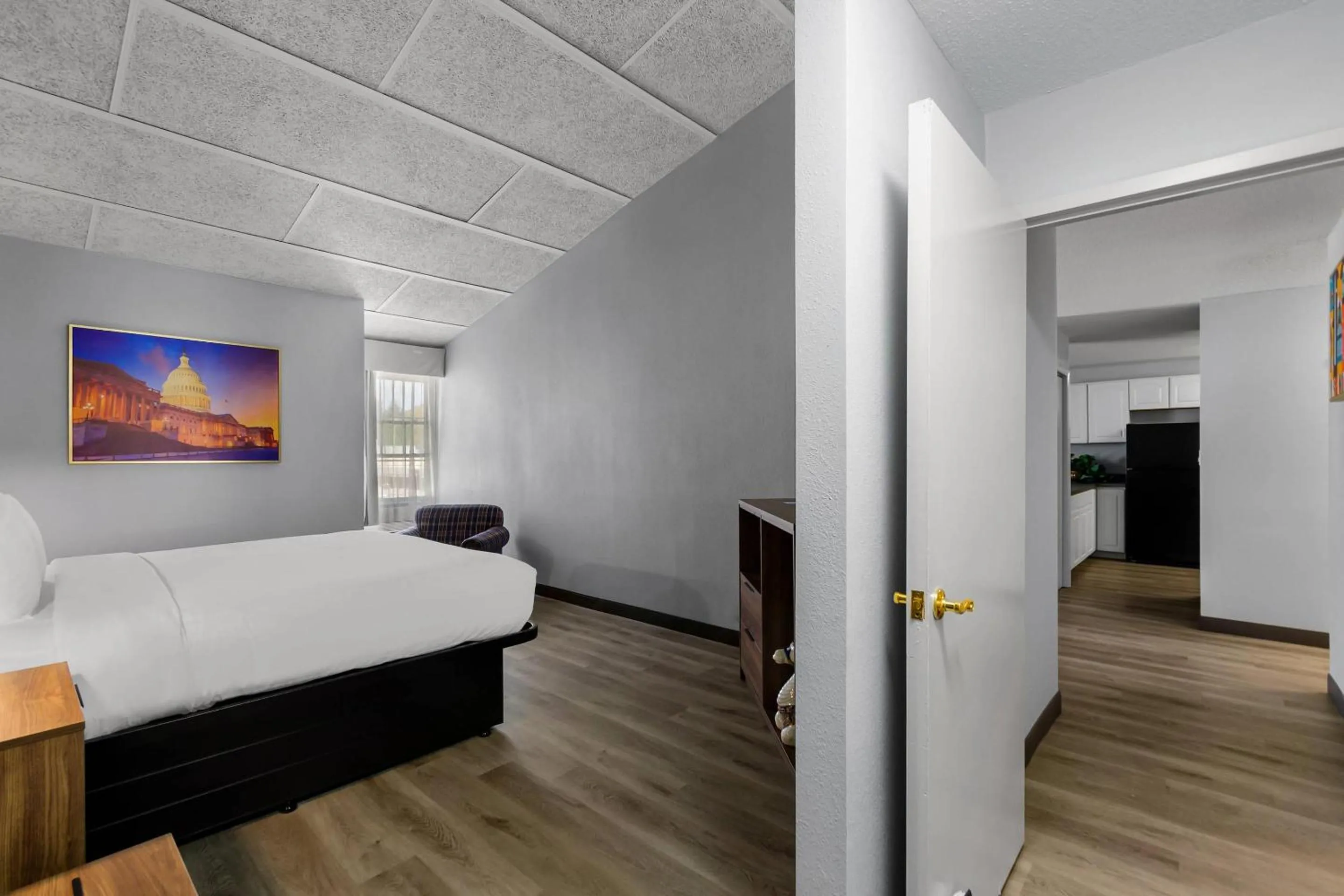 Bedroom, Bed in Clarion Inn Falls Church-Arlington