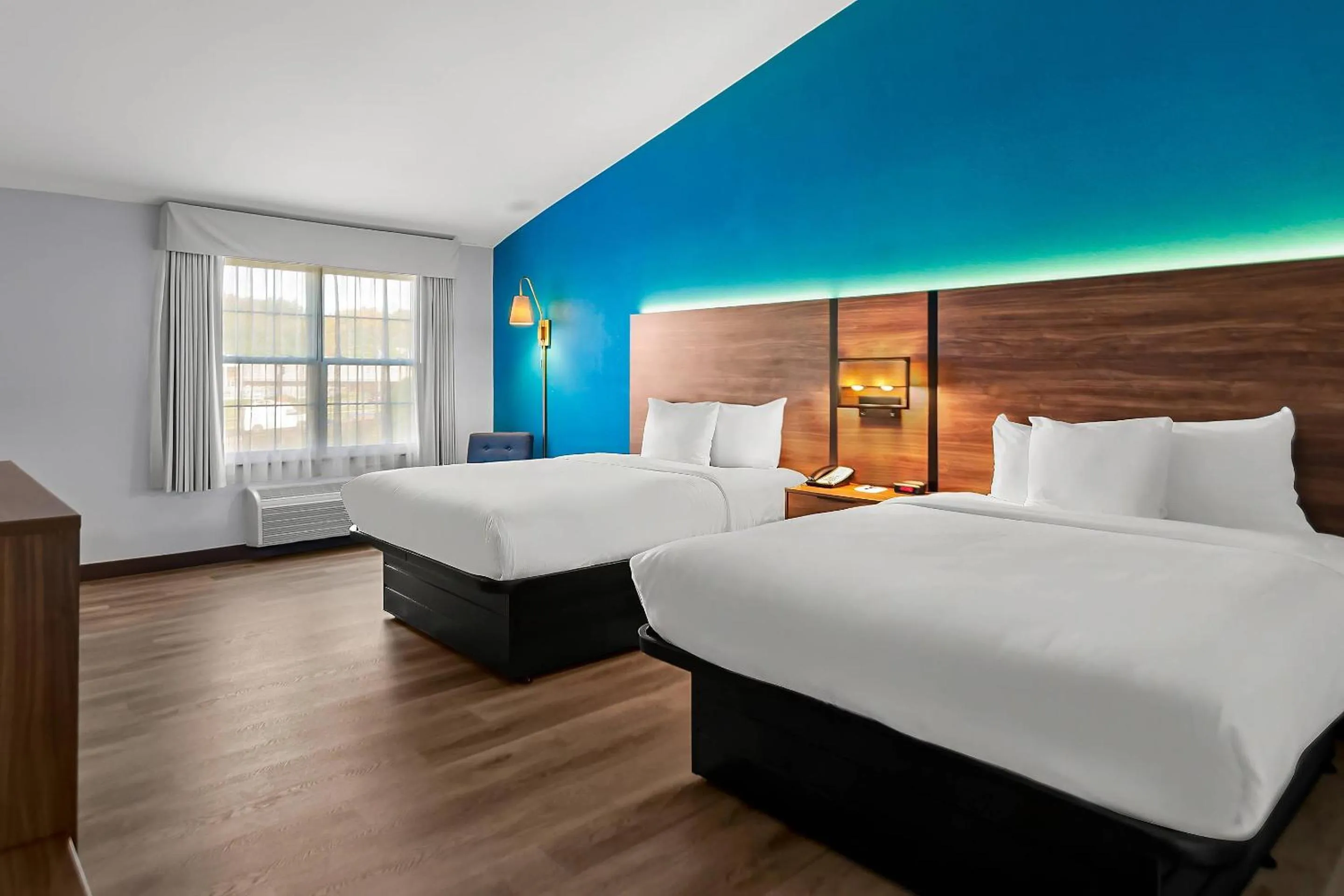 Bedroom, Bed in Clarion Inn Falls Church-Arlington